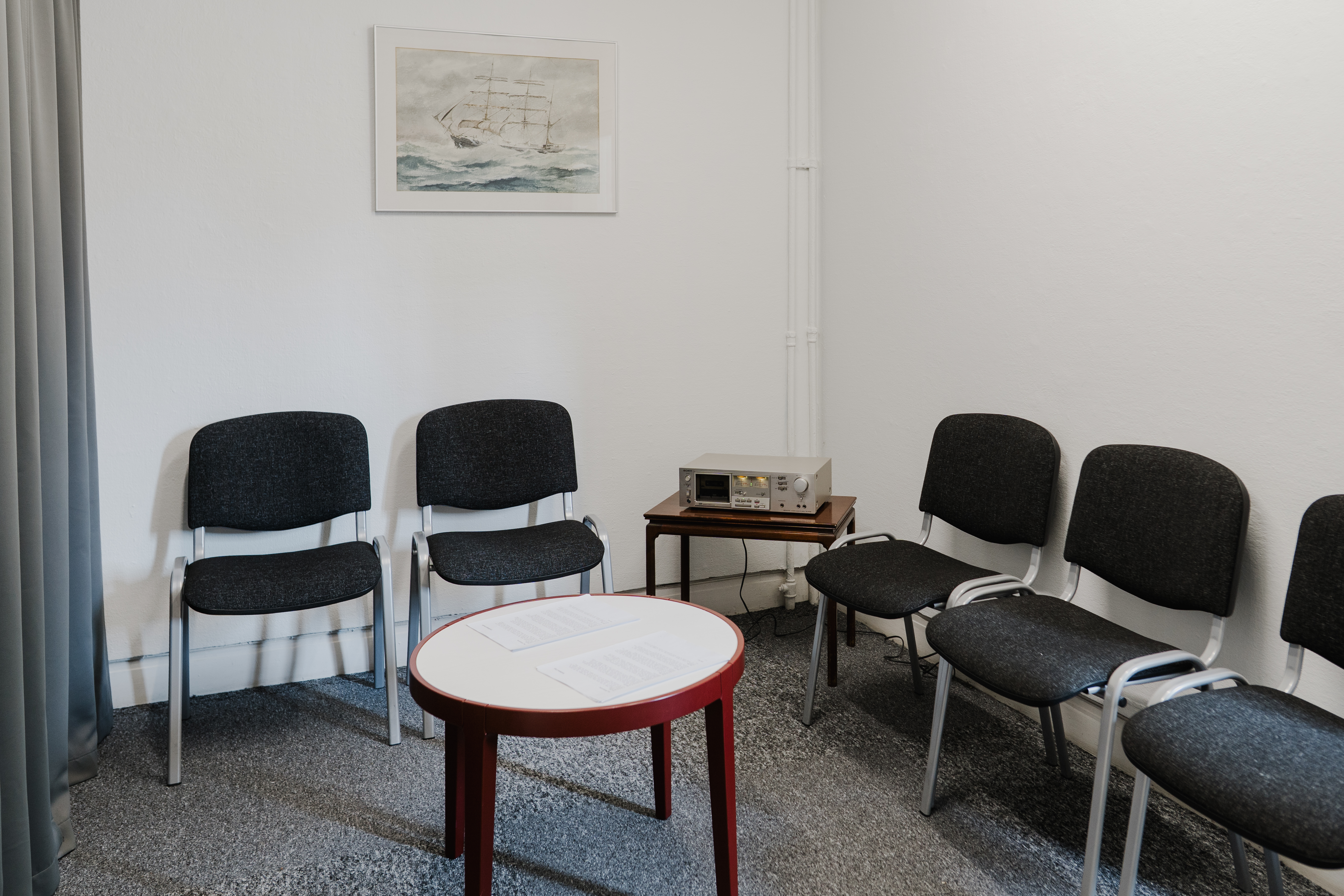 Installation view. Waiting Tides, Krognoshuset 2025. Photo: Loc Vo.