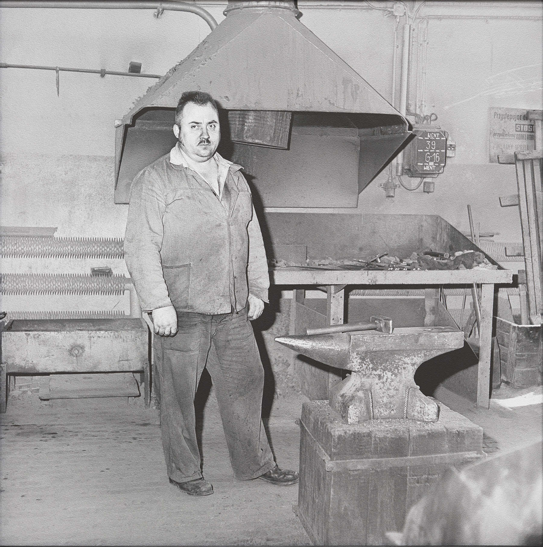Craigie Horsfield, Al. J. Brodzka, Kraków. May 1994., 2015, © Craigie Horsfield