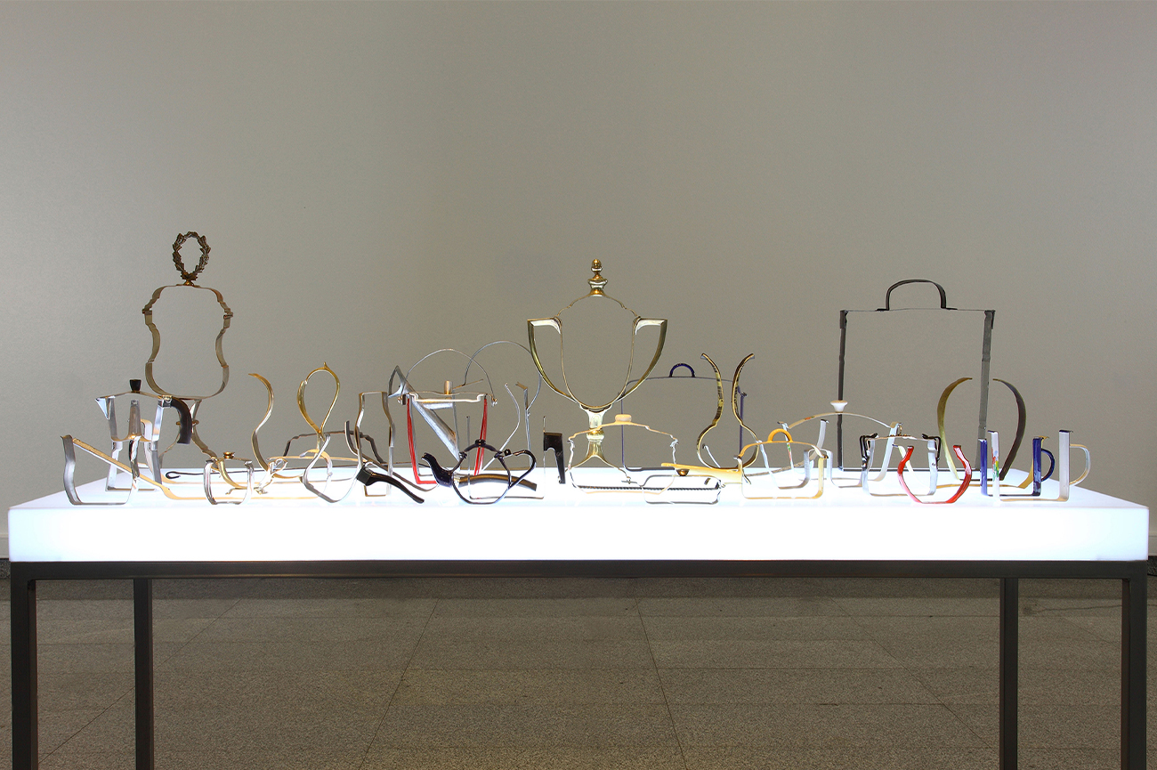 Isidora CorreaLínea discontinua, 2011Metallic objects intervened by means of cuttingsVariable dimensions