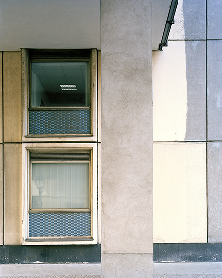 BERLIN 020-2012 Edition: 3 numbered copies + 2 AP Inkjet print pigmentaries Fine Art 120 x 100 cm.