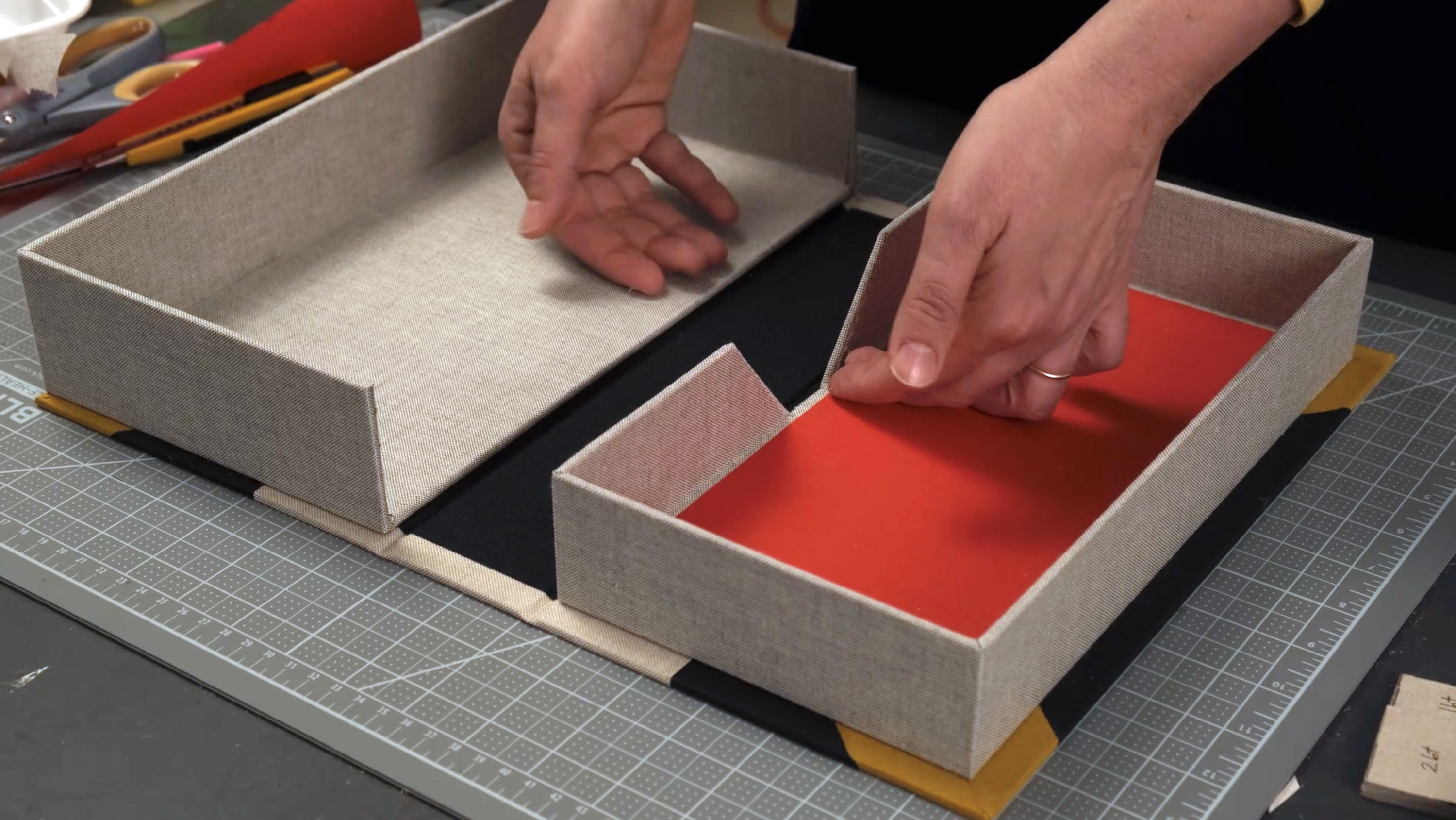 Clam shell box assembly