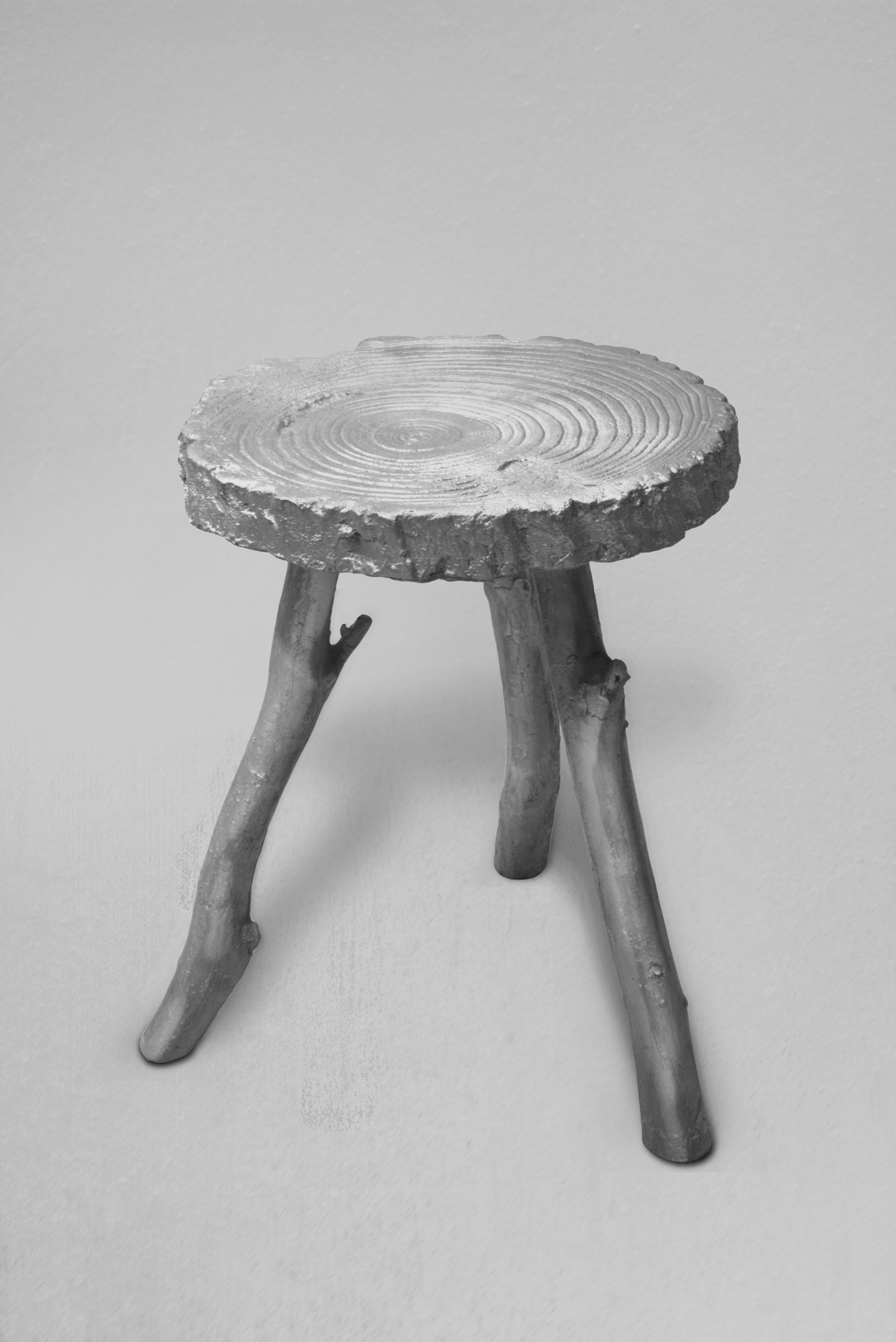 Neo-Primitive_Stool