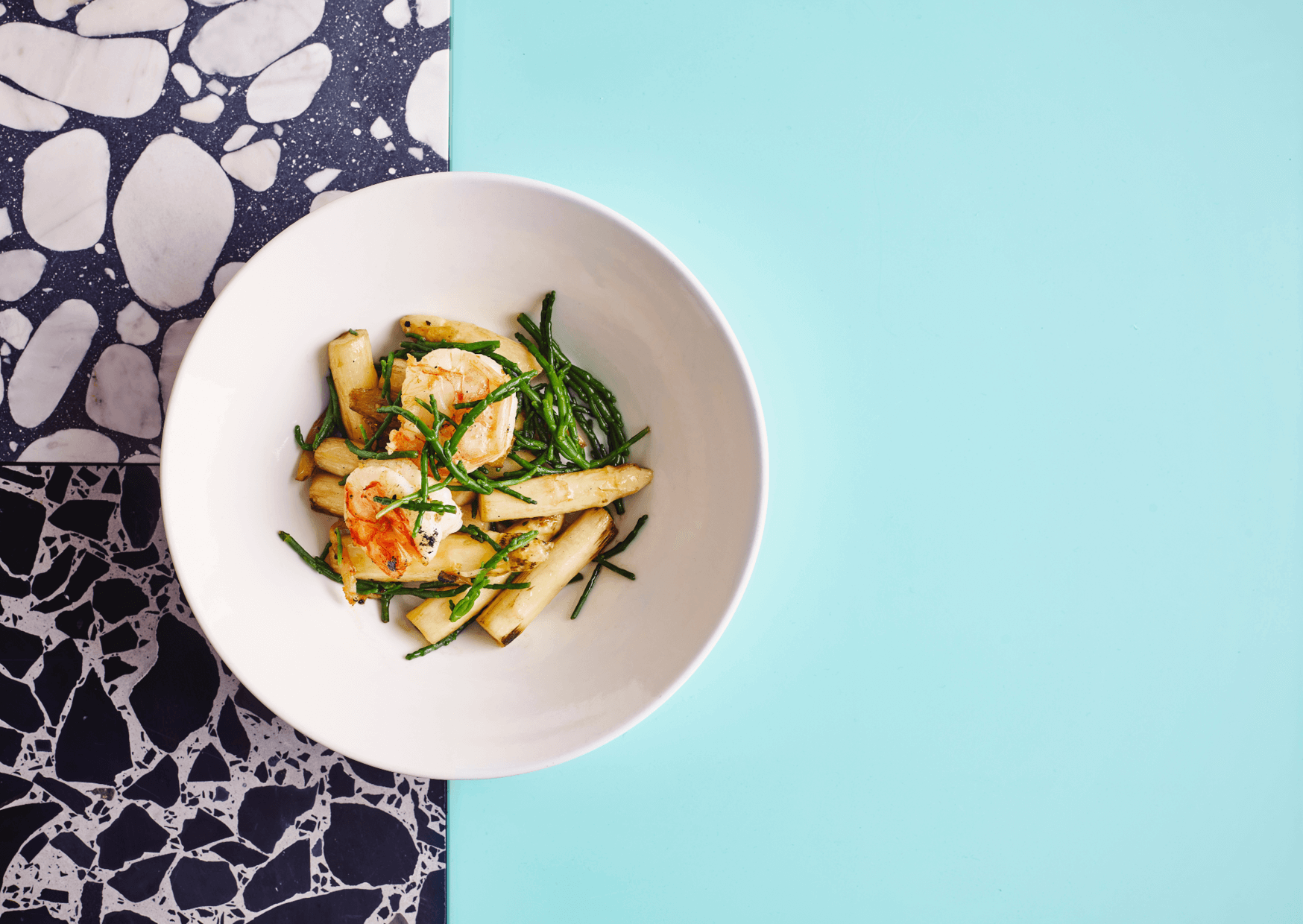 Stir fried asparagus, with scampi & oyster sauce