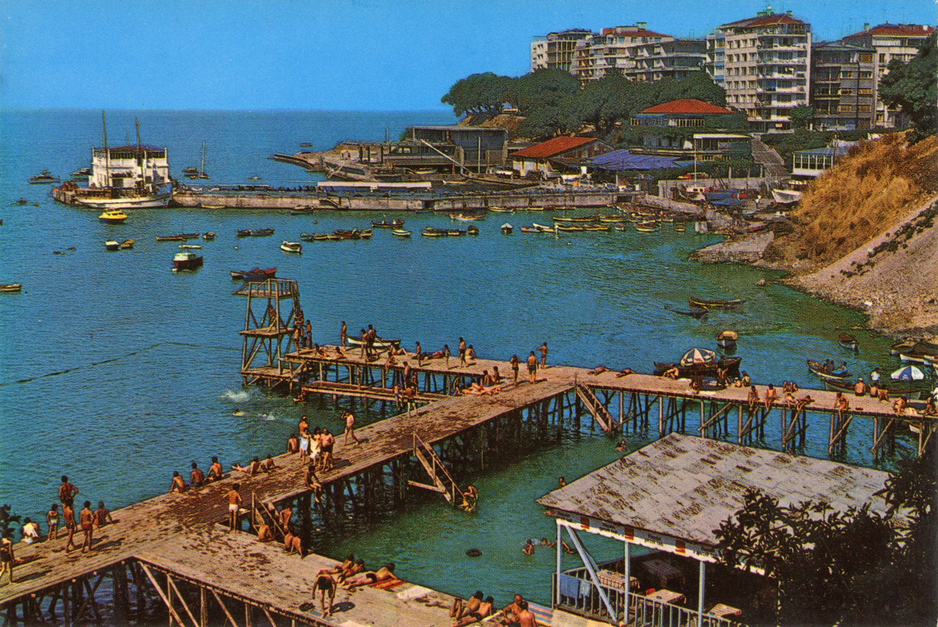 Figure 54 - Moda pier and the deck with the tower