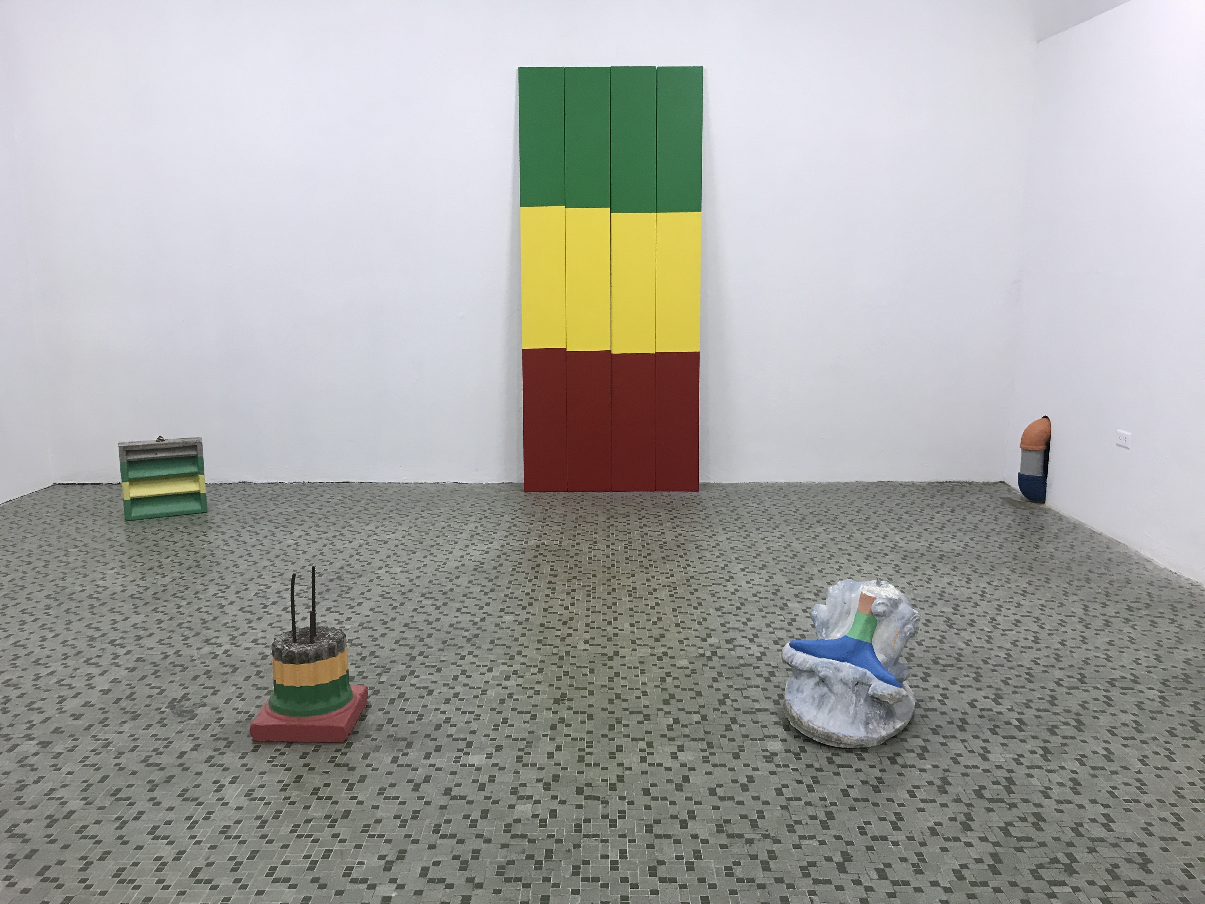 Turismo Interno (installation shot) at El Lobi