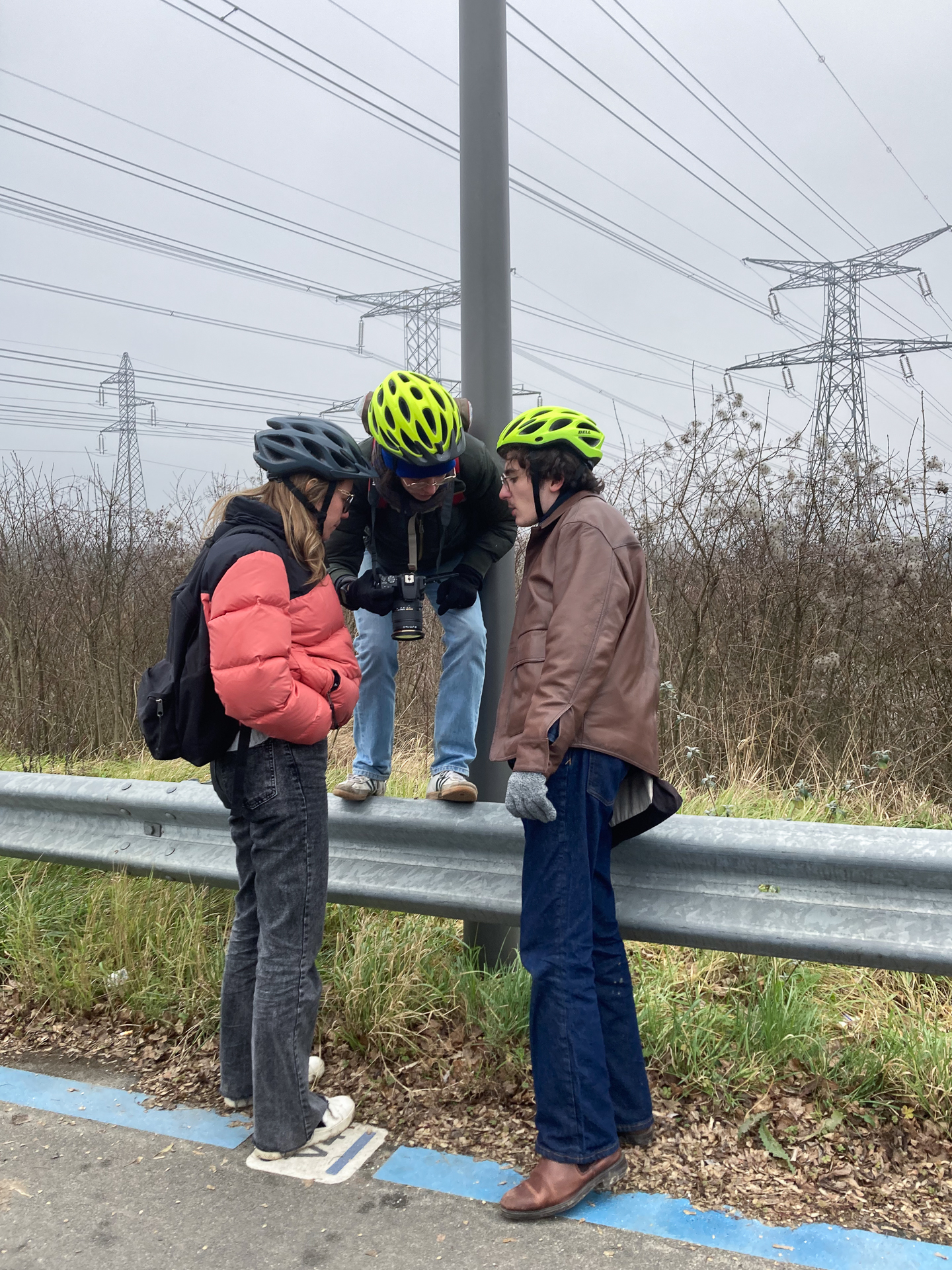Par groupes, elles et ils ont réfléchi à comment raconter le territoire par la photographie