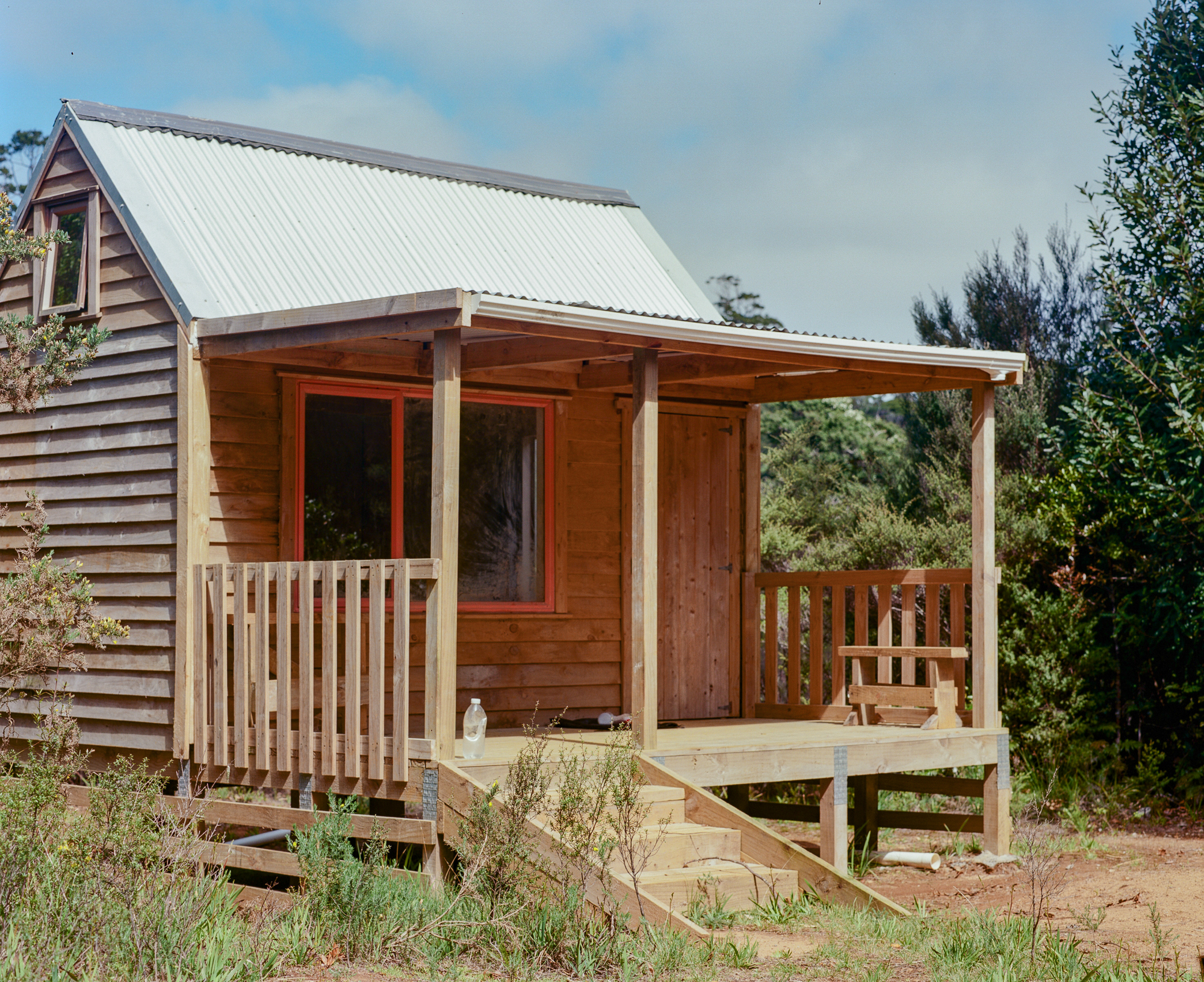 Department of Conservation & Te Runanga o Te Rarawa hut for overnight forest research, Warawara ngahere.Photograph by H. H.