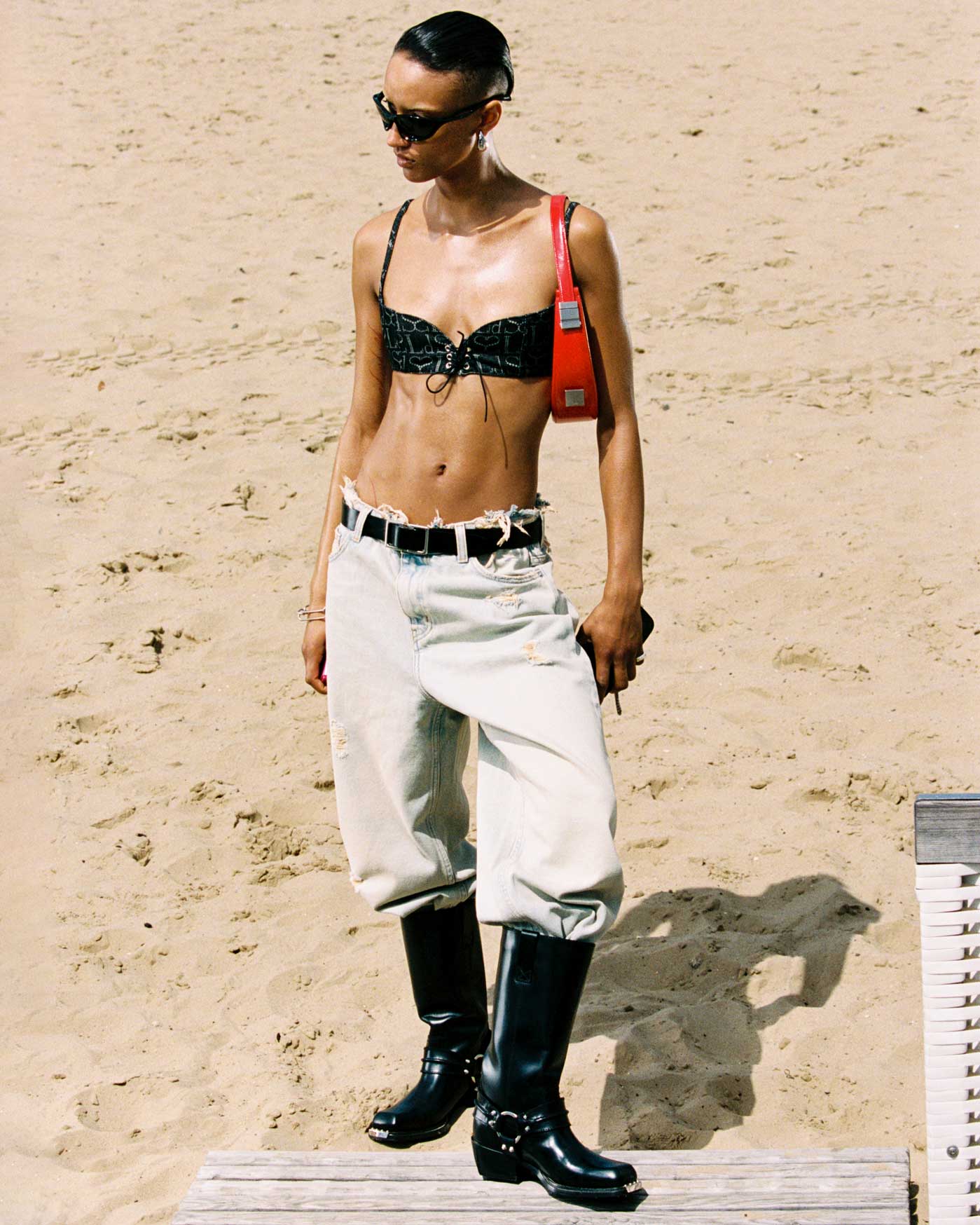 1/11Creative direction, Zalando editorial, SS24Photography: Vitali Gelwich