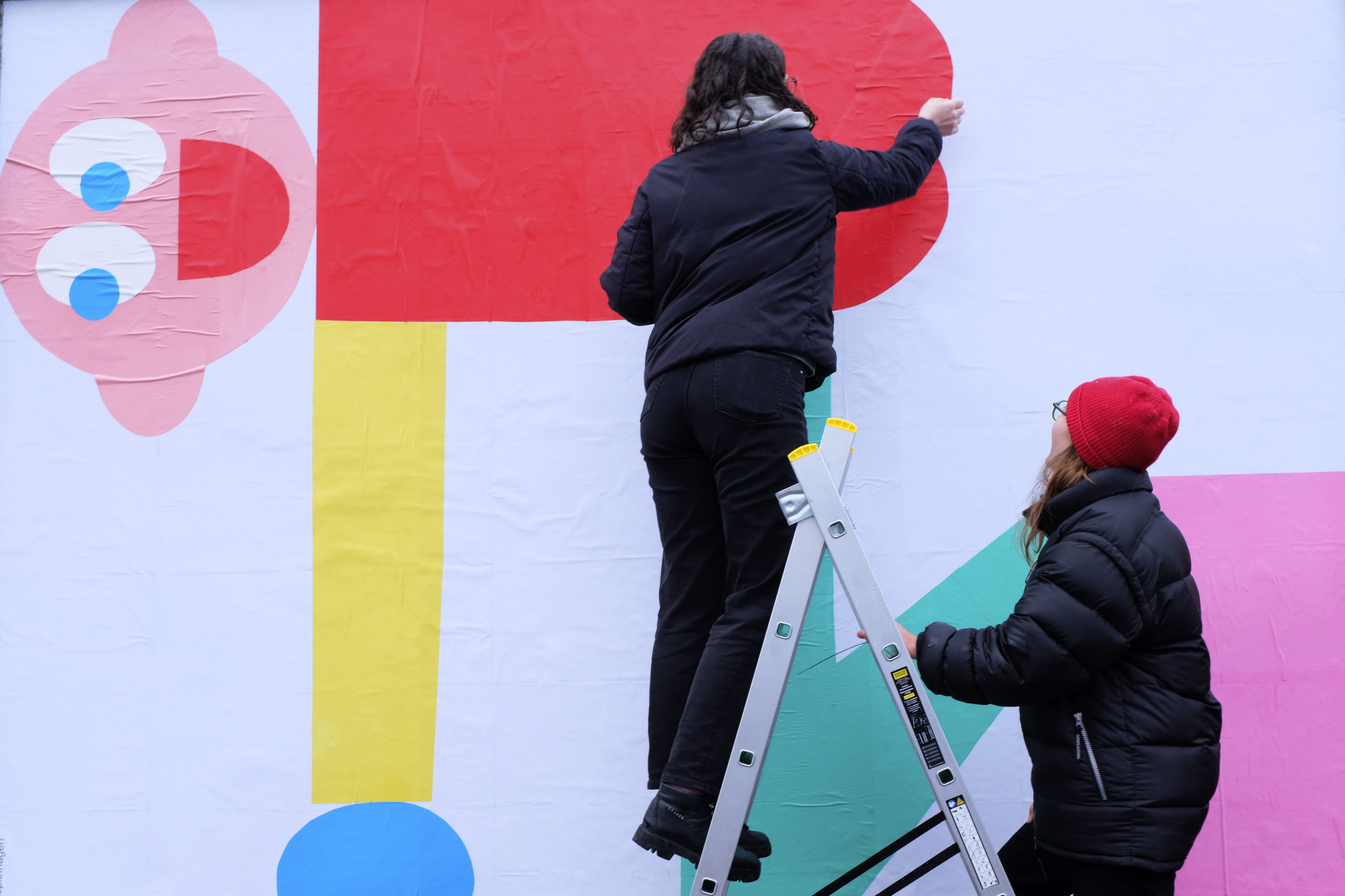 Männchen Billboard (2023), Paper on Paper, 356 x 252 cm