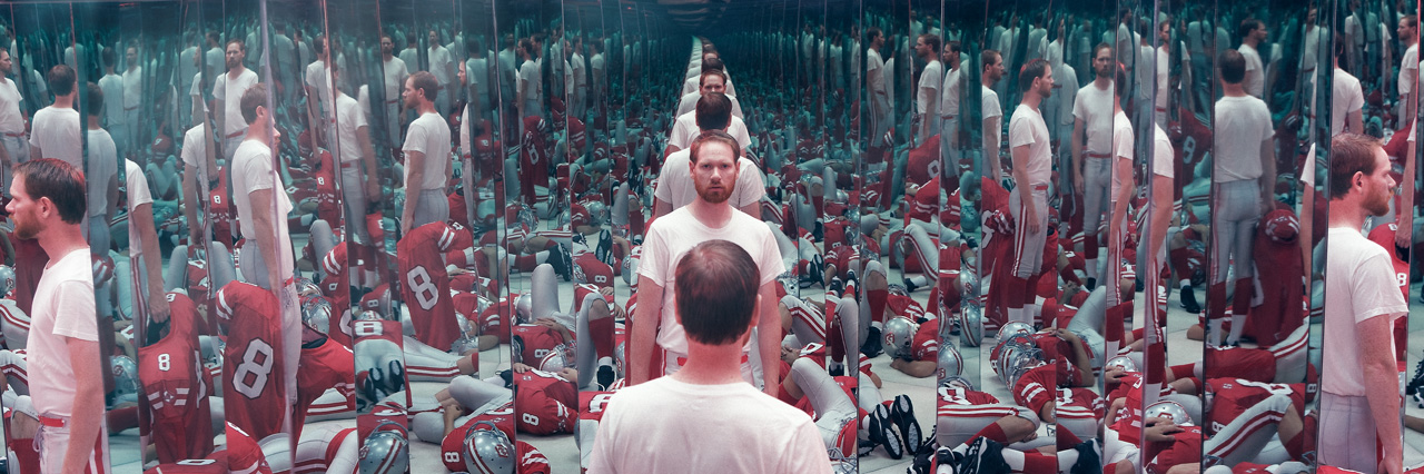 Peachman - Mirrors, 0176 (looking)