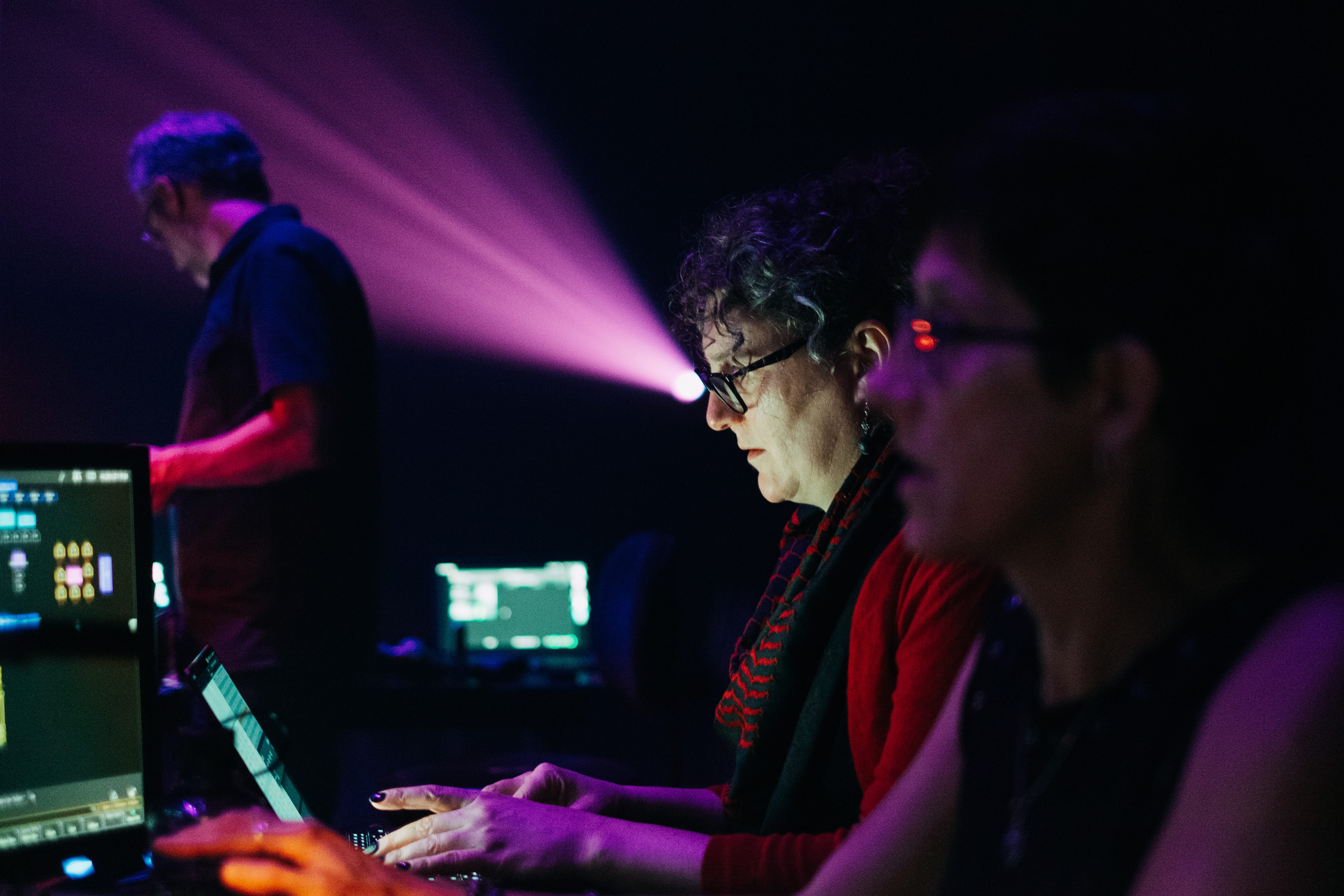 Julie Laroche &mdash; Conceptrice &eacute;clairage (avant flou), P&iacute;a Baltazar, Fr&eacute;d&eacute;ric Auger