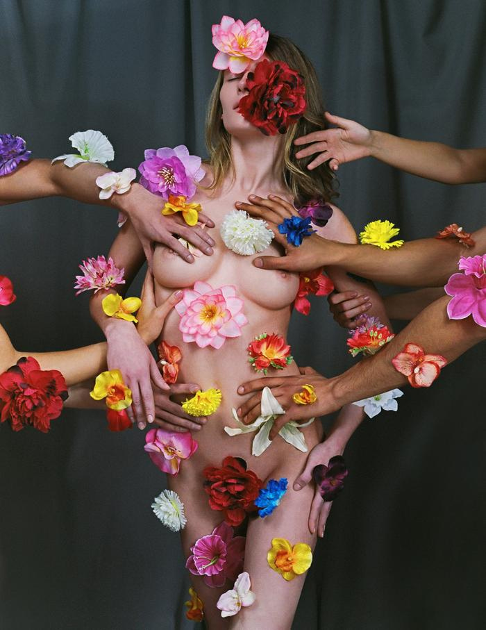 24) 23x30cm 220&euro; / 39x50cm 330&euro; / 58x75cm 440&euro; edition of 12 +1AP in each size