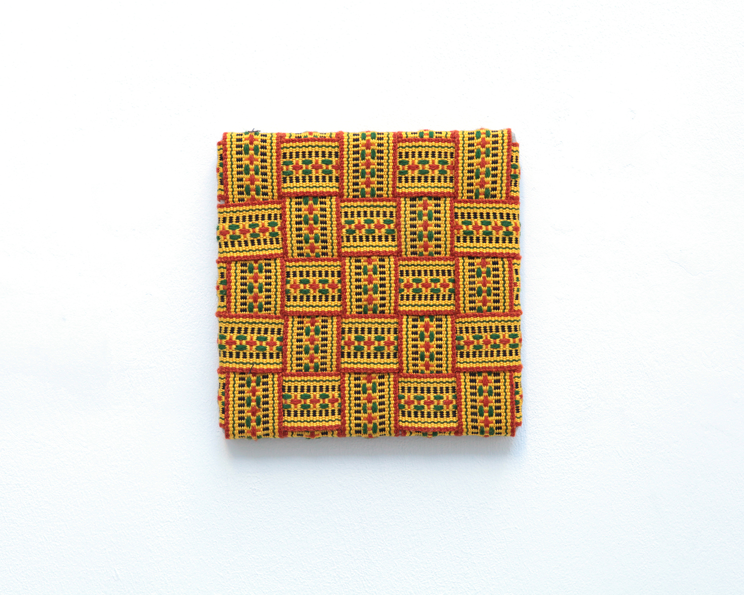 Clod, cotton on linen canvas, 22 x 22 cm, 2016