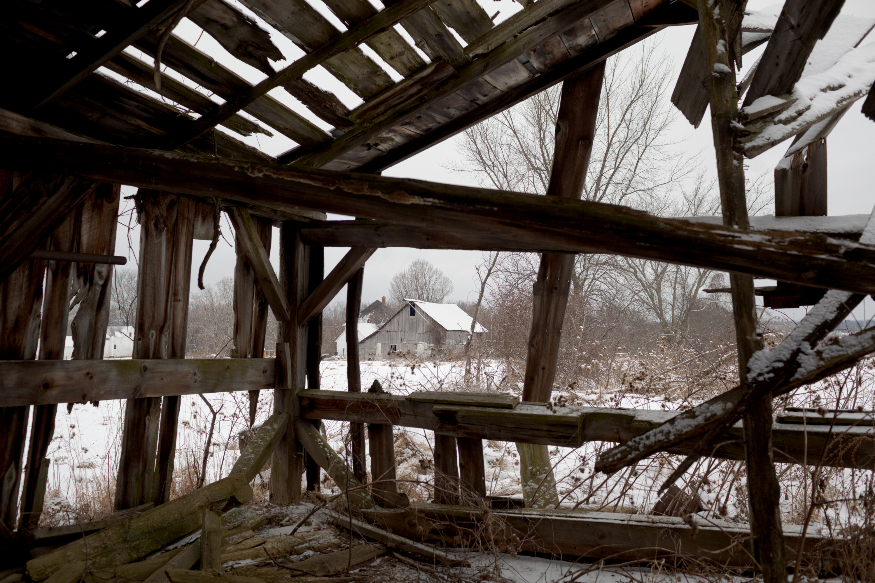 The New York Times - Migrants Face Cold, Perilous Crossing From Canada to New York