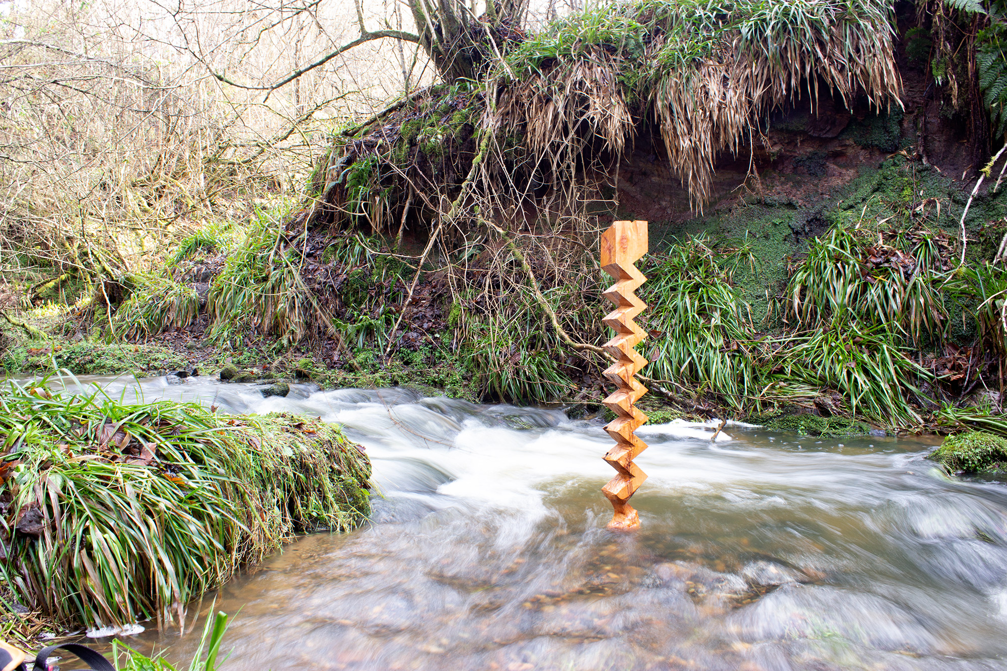 Maggie Bowie’s Glen (Broken column), Yew wood, 43.5 inches high