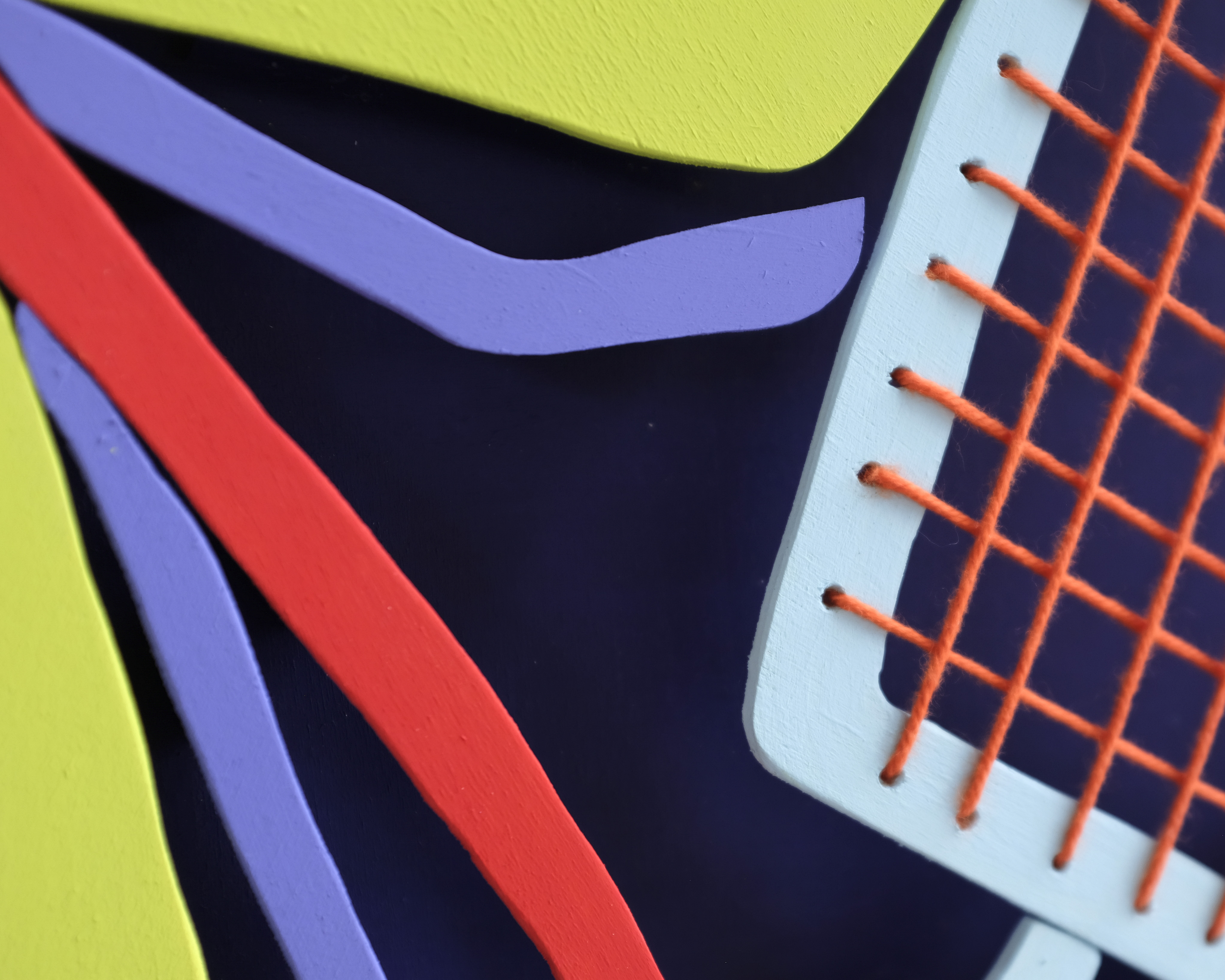 Klatsche (2023), 42 x 59,5 x 3,5cm, Acrylics on Wood, Cotton Thread