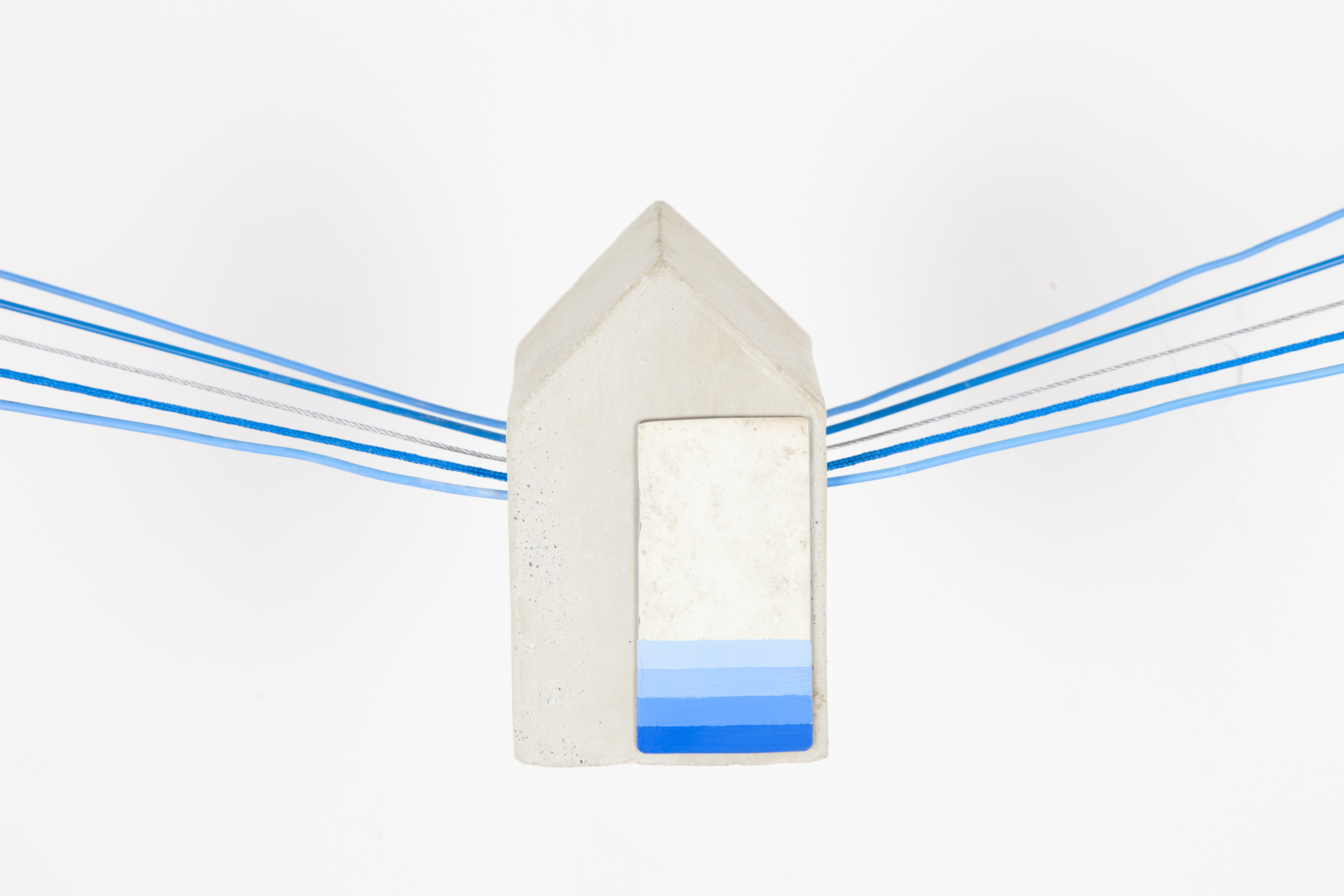 COUNTER-SPELLConcrete, iron, acrylic paint, rope, wire, hose and steel cable. 16 x 40 x 10 cm. 2020