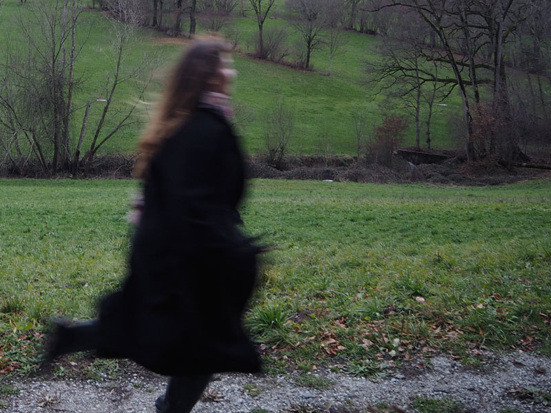 ABSEITS VON SCHULE UND PRÜFUNGEN: EINE REISE DURCH MEINE ZUFLUCHTSORTE  von Joana Stadler