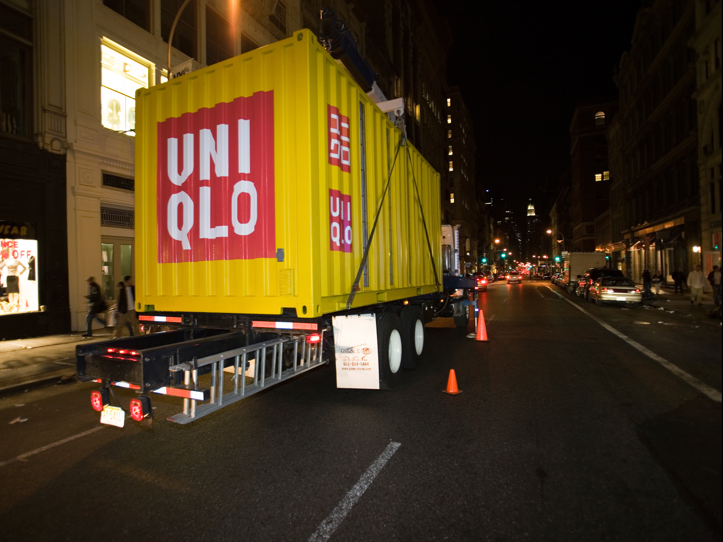 UNIQLO Pop-Up store at Union Square station, A UNIQLO assoc…