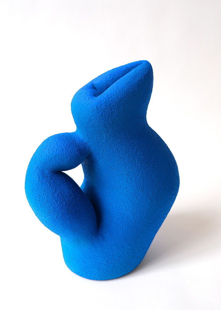 Maxwell Mustardo, Blue pitcher, 30x24cm, 1.800&euro;  