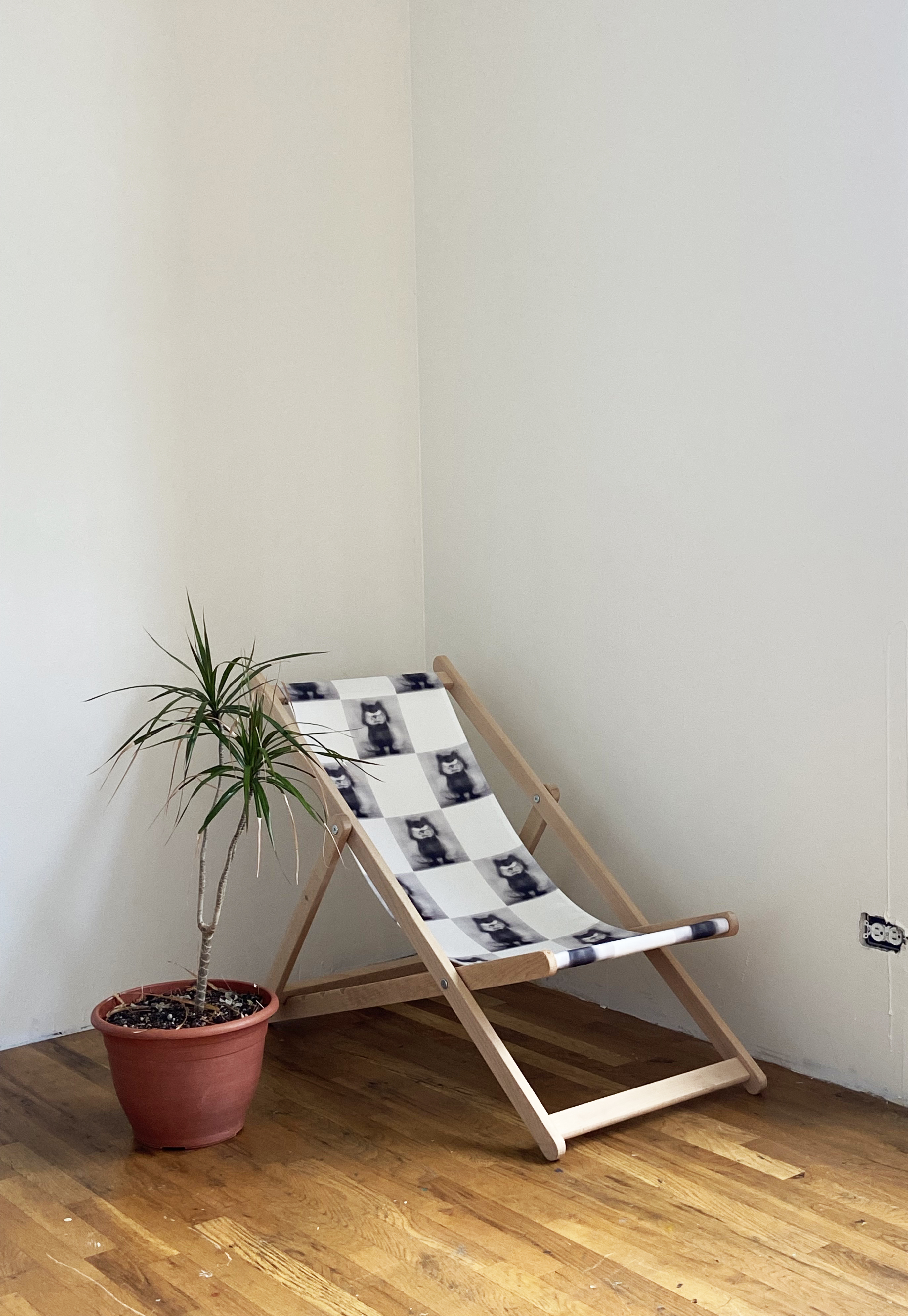 Checkered Sling Chair 2023