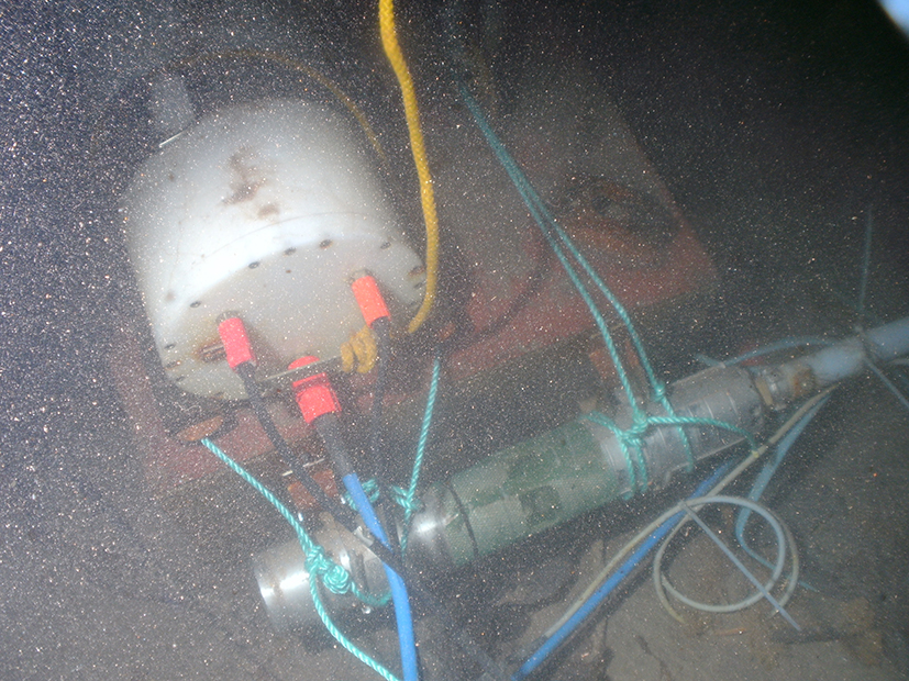 RemOs1 (2012 – 2020), Ny Ålesund, Spitzbergen. Steckdose (Breakoutbox). Das blaue Strom- und Datenkabel fü hrt zum Observatorium 9.2.2013, 15:24. ©Philipp Fischer.