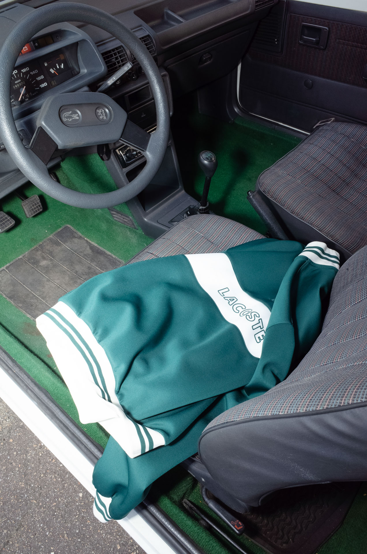 Reportage dans l'usine Lacoste pour Les Echos Weekend