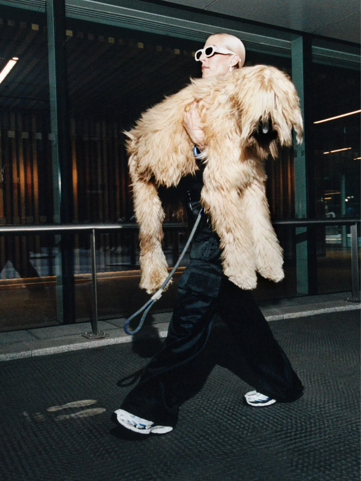 ‘Be Right Back’ Oﬀ White/ Set Designer: Imogen Adams/Set Design Assistant