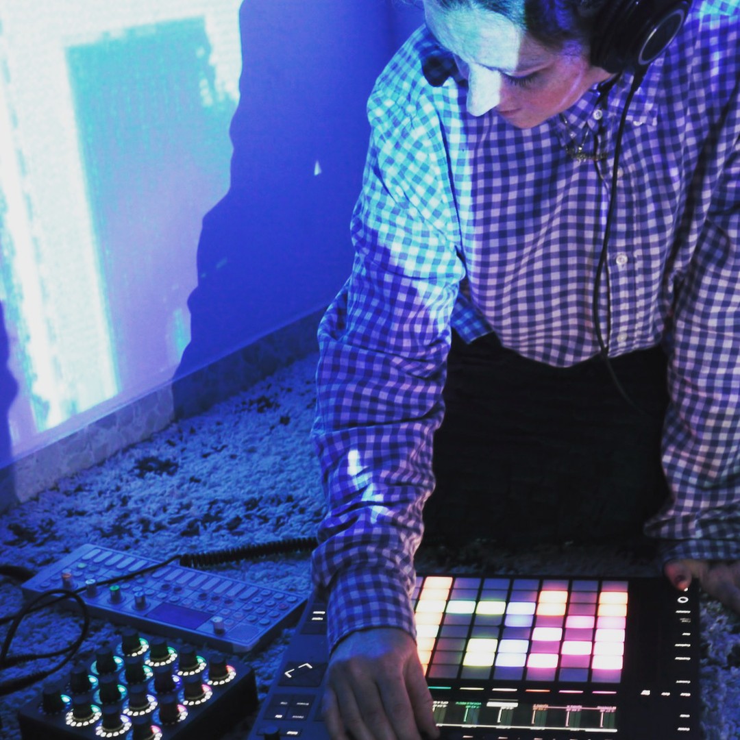 6/12/22 Small Electronic Torah A/V set