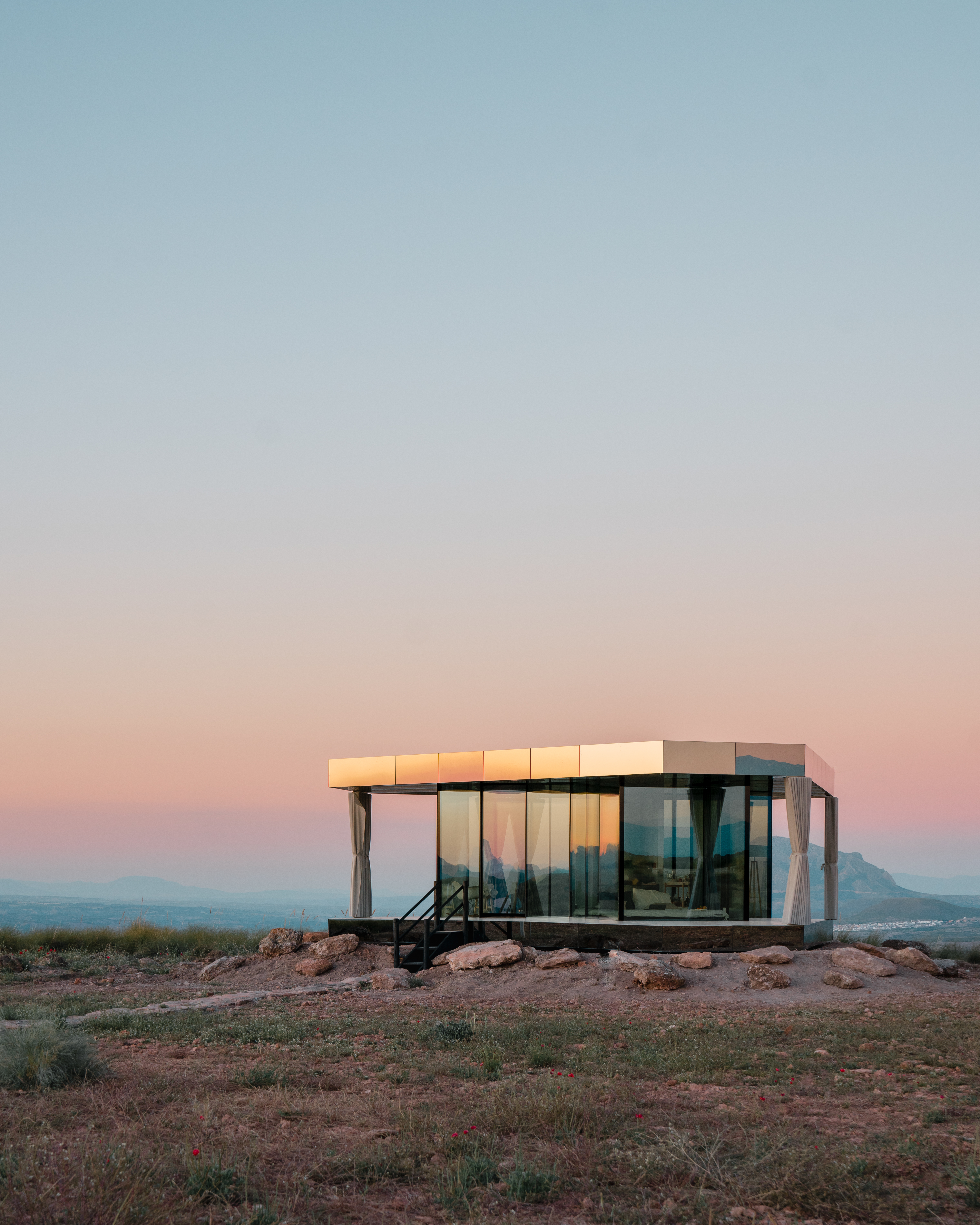 THE DESERT HOUSE . OFIS . GRANADA