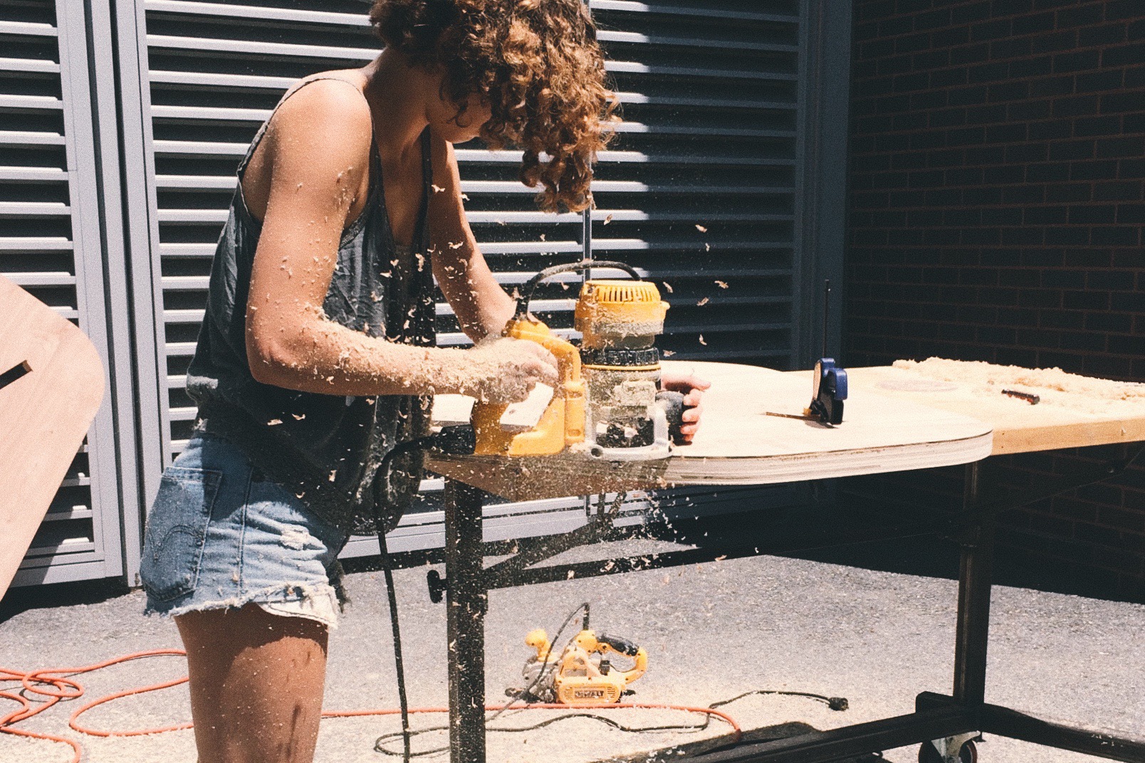 I run a trim router around a table top recently cut out of plywood.