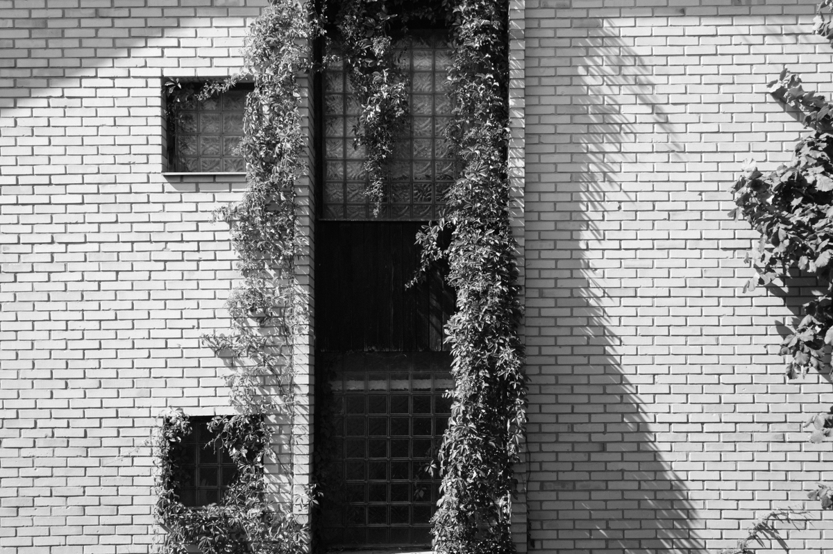 Dom starej&scaron;ih občanov Kolezija, Ljubljana / 1982, France in Marta Ivan&scaron;ek