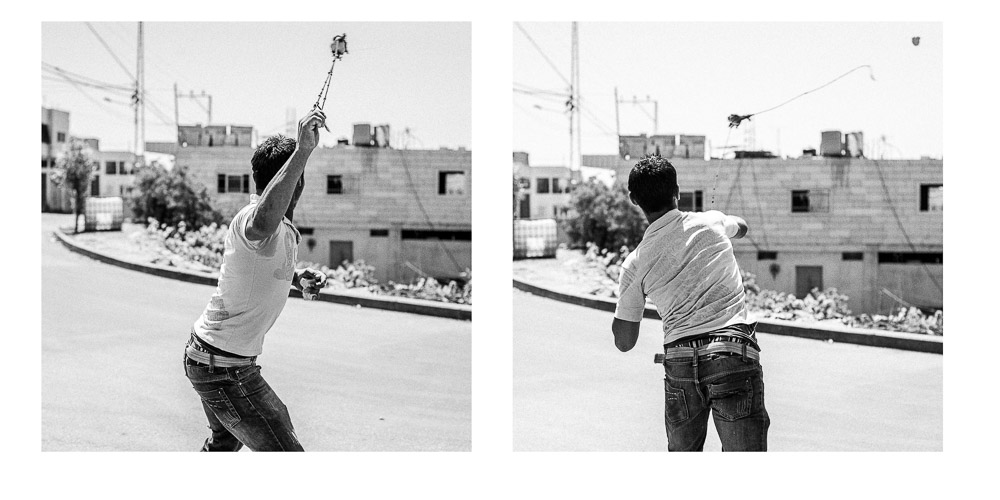 Beit Ummar, juillet 2011. Jets de pierre apr&egrave;s la manifestation hebdomadaire pour r&eacute;clamer les terres vol&eacute;es par les colons.