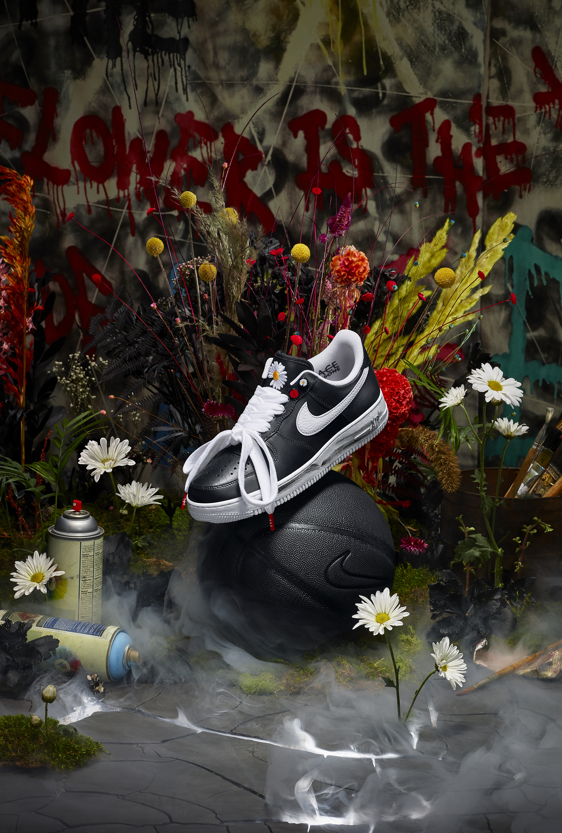 Nike x G Dragon - bộ sưu tập độc đáo này nổi bật với thiết kế khác biệt và phong cách đầy cá tính. Những đôi giày này không chỉ là sản phẩm thời trang mà còn là sự kết hợp tuyệt vời giữa Nike và G Dragon - một trong những nhân vật đình đám nhất của làng giải trí Hàn Quốc.