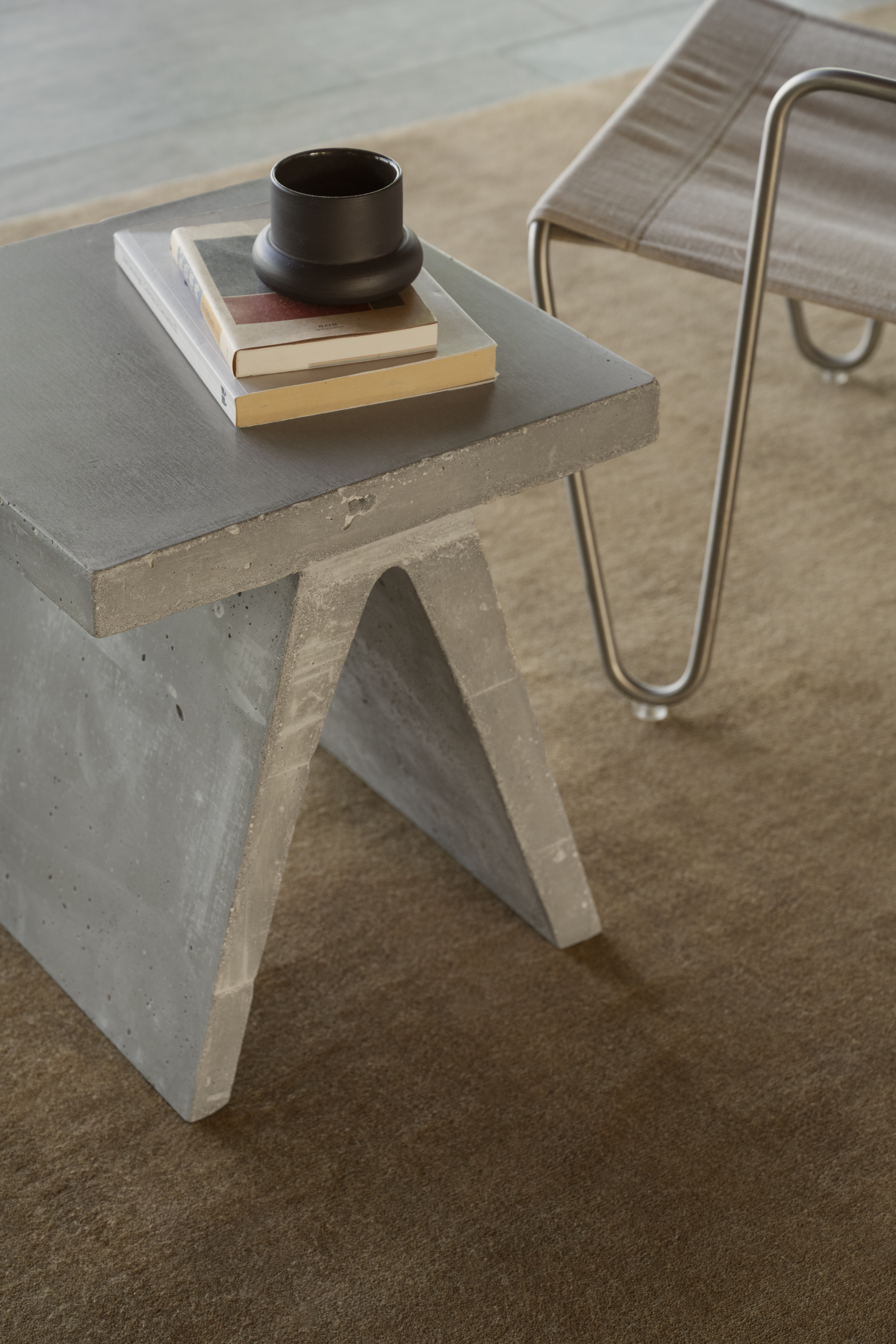 01 Side Table
