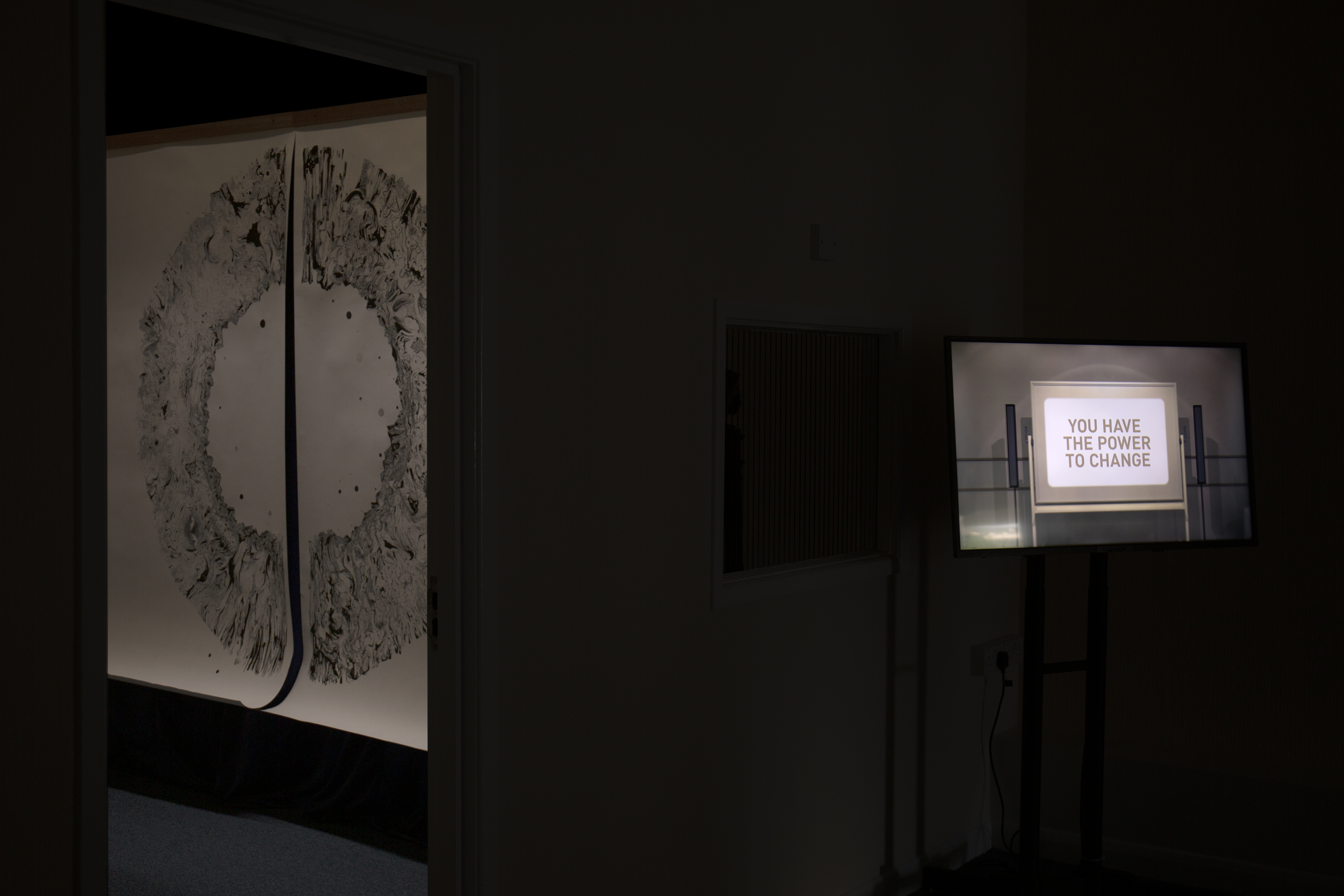 Left: Choi, J. (2019) / Right: Warburton, A. (2014) Psychometrics. Exhibition documentation, Image from yantantether.org