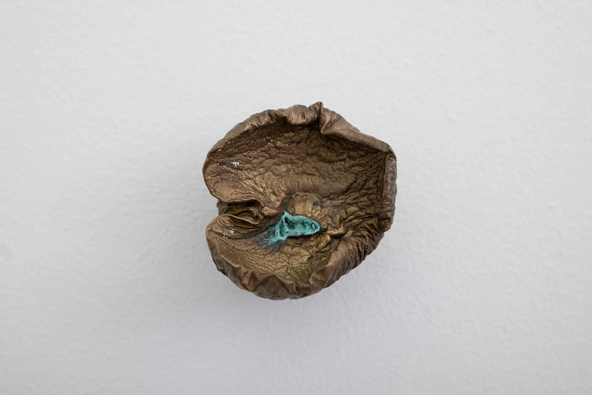 SRIWHANA SPONG  noizbiz (night raven) [detail], 2023 bronze, patina, 45 x 45 x 29 mm, 44 x 42 x 21 mm, Courtesy of Michael Lett Gallery, Auckland