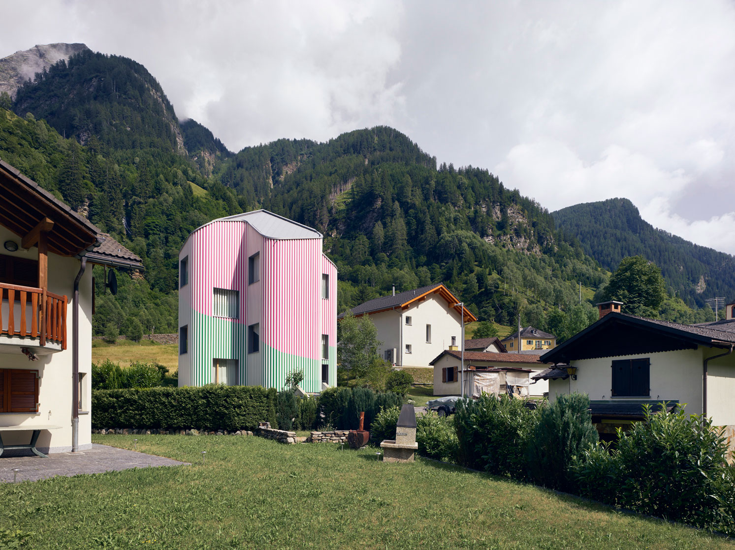 DAVIDE MACULLO & DAVID BUREN - SINUSOIDE PERMANENT WORK IN SITU - ROSSA, SWITZERLAND