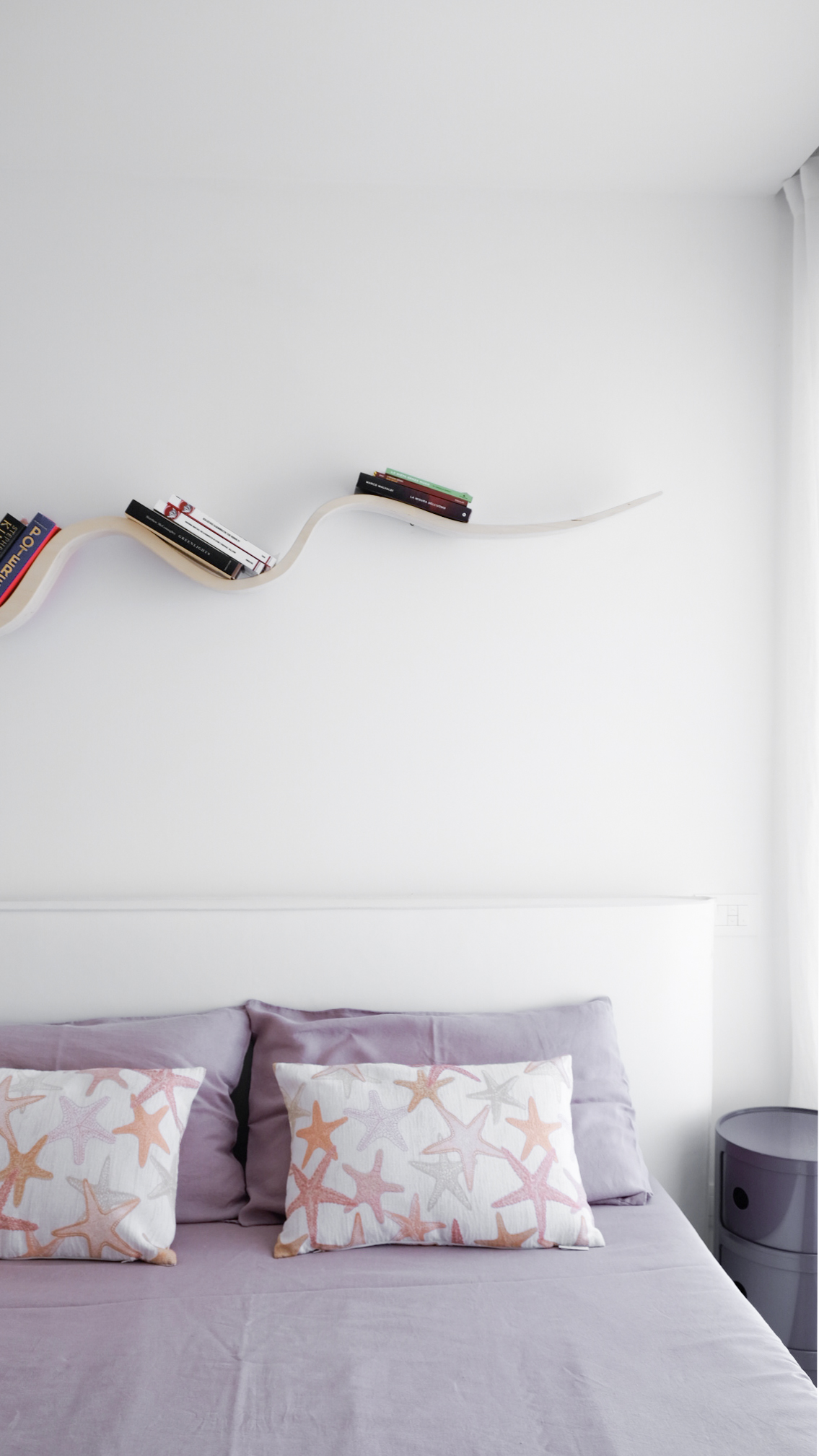 deBotèga Vasilij bookshelf