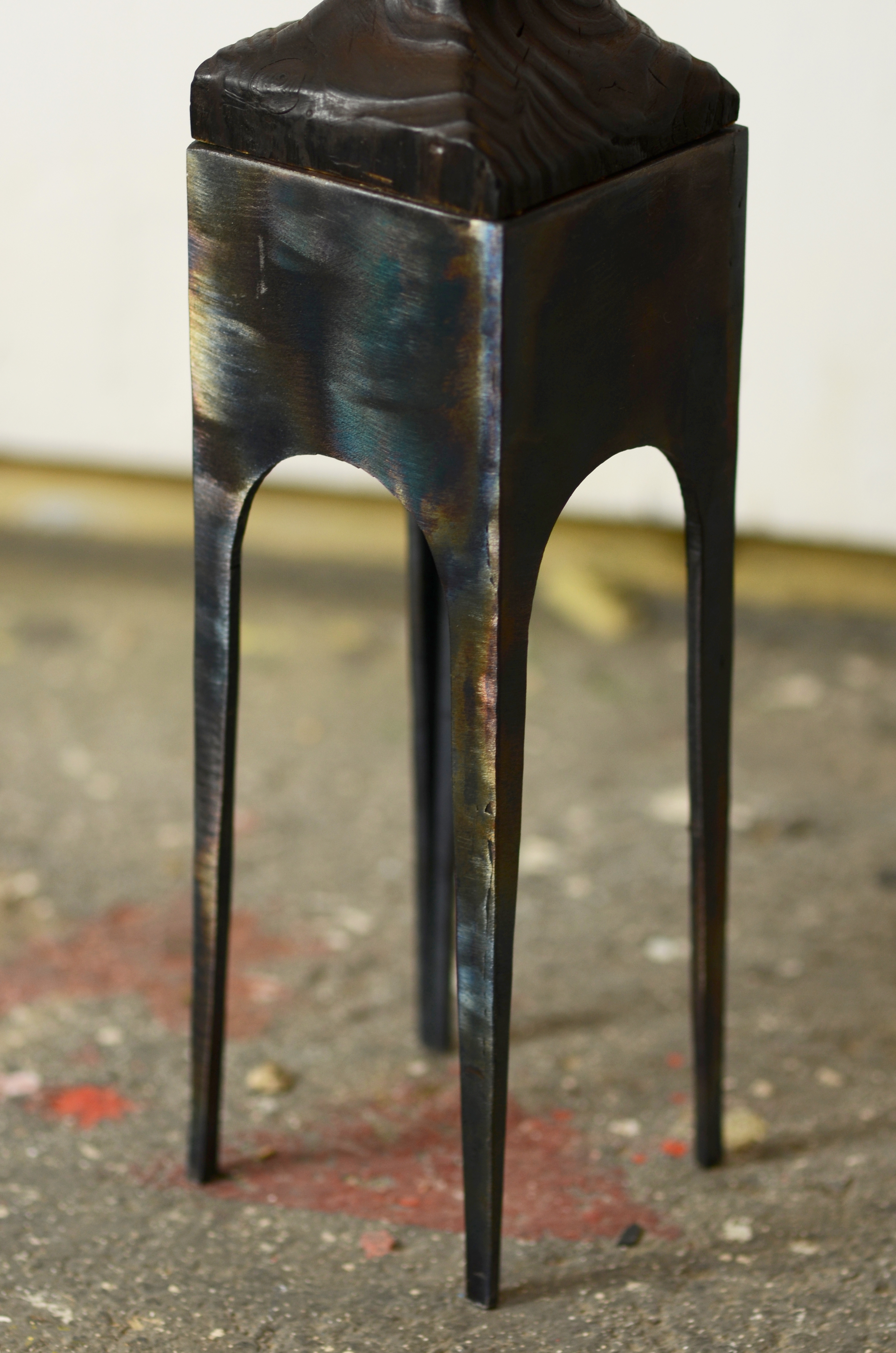 Manteía, 2020. Wood, steel. 249cm Milo Kester