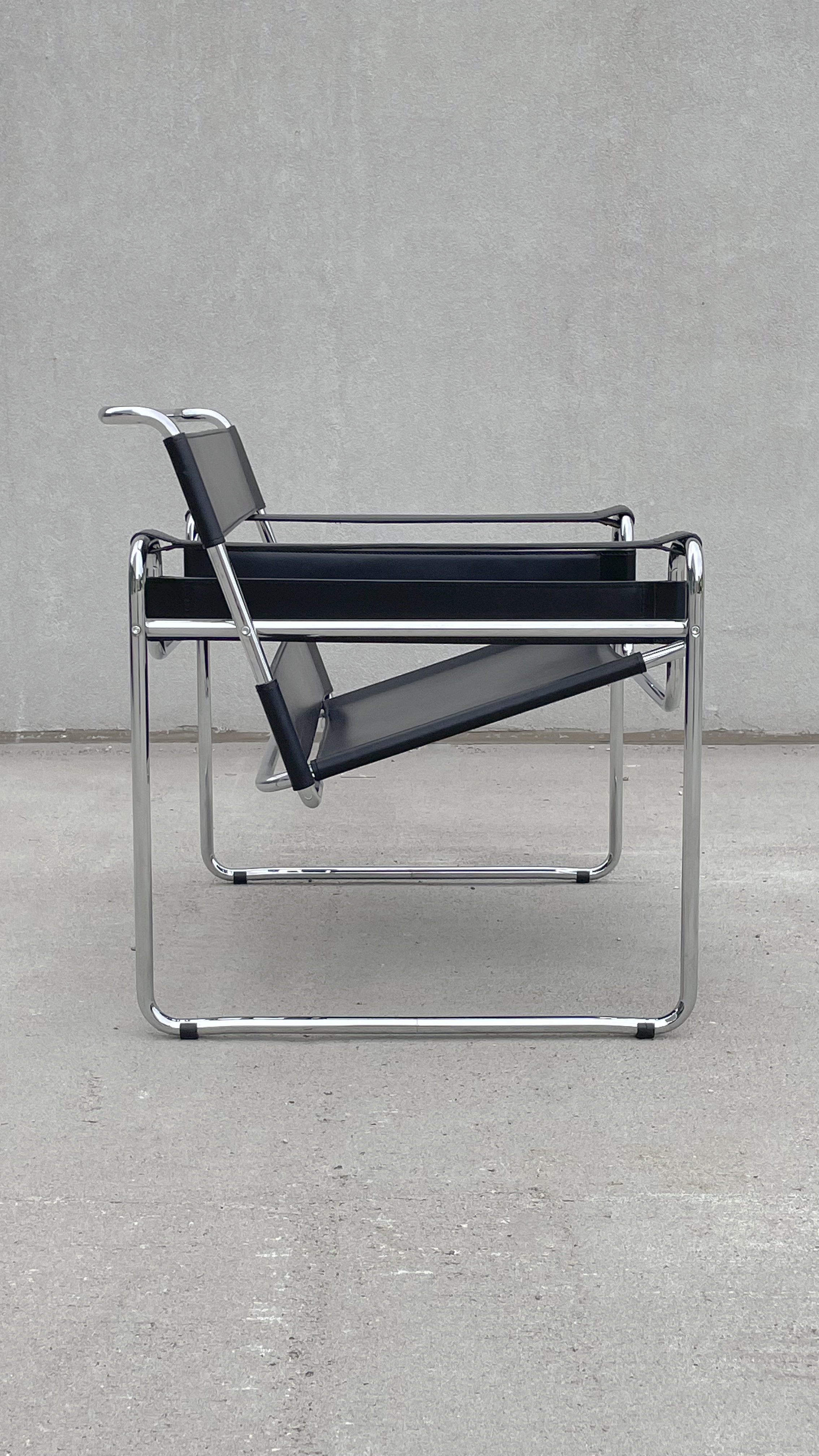 SWEETERFAT MARCEL BREUER WASSILY CHAIR