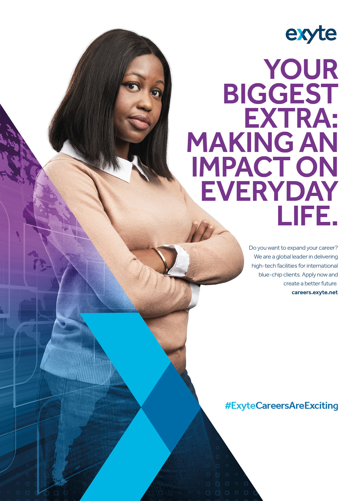 Portrait einer dunkelhäutigen Frau vor weissem Hintergrund, fotografiert für eine Employer Branding Kampagne für die Firma Exyte.