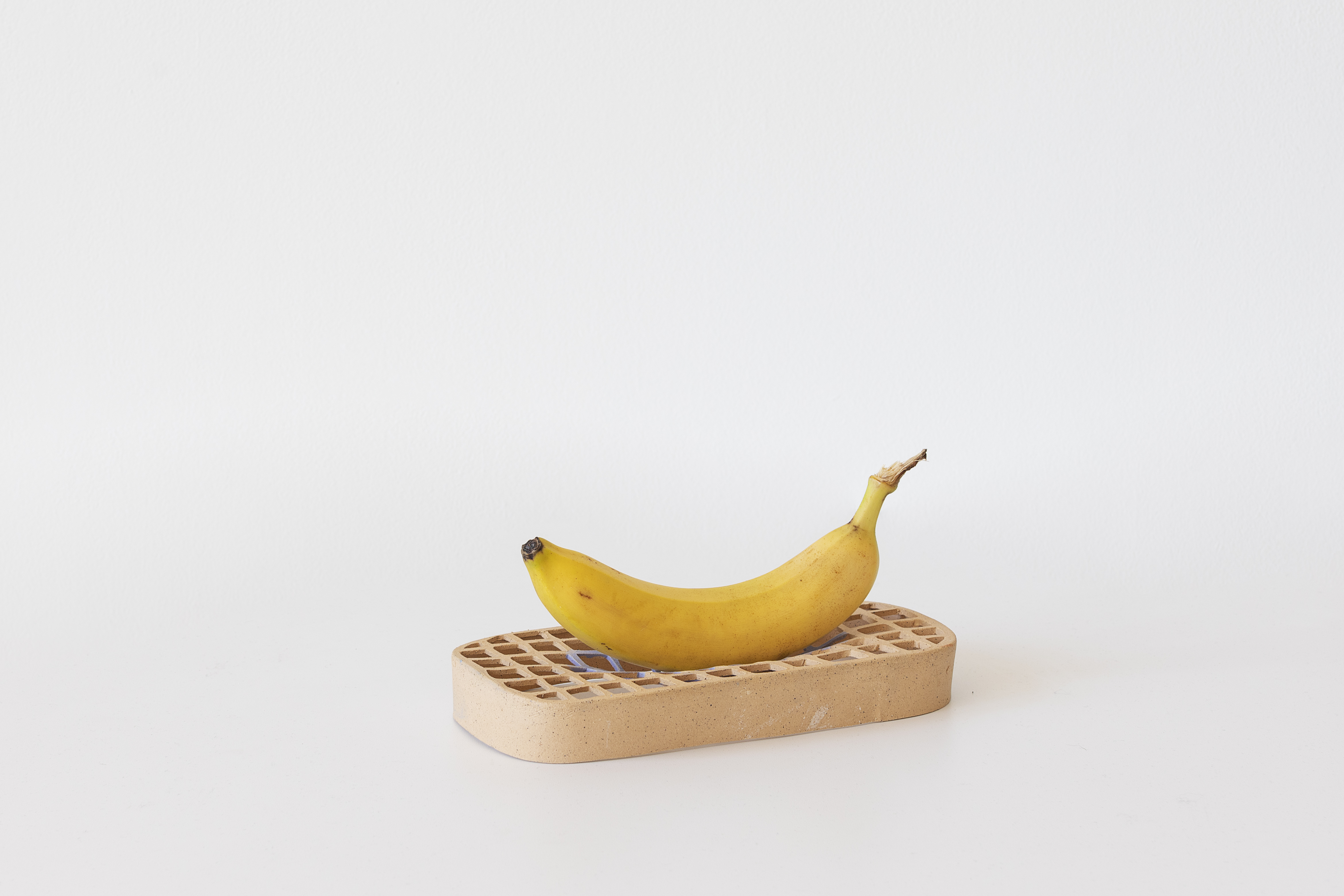 Things that hold (a single banana), 2019