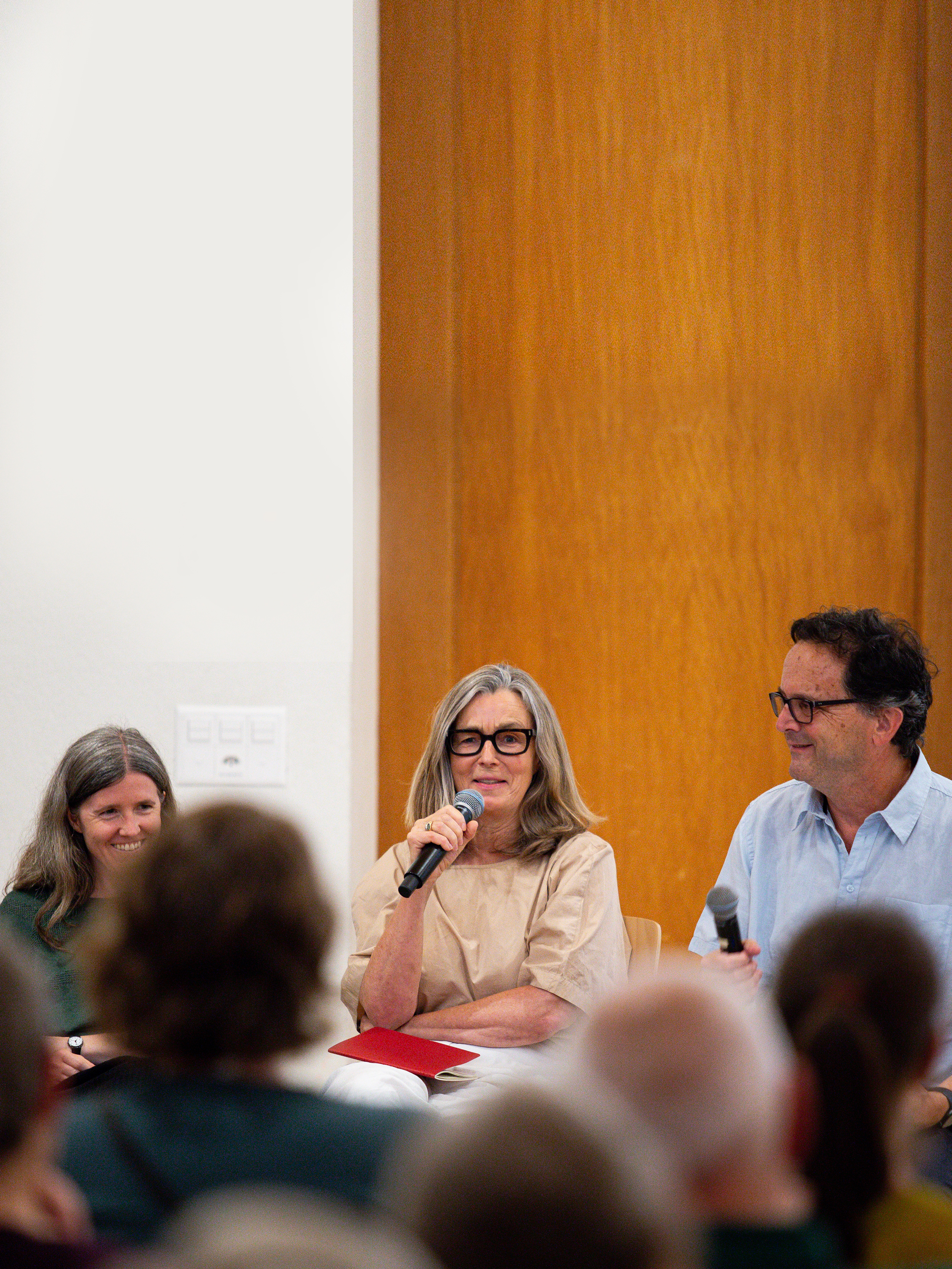 22.6.23 - Danke unseren Podiusmgästen: Ariane Widmer Pham und Moderation Georg Fromm