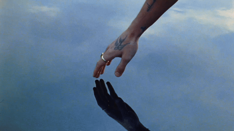 ASSISTANT EDITORSHAWN MENDES - 'WHY WHY WHY'