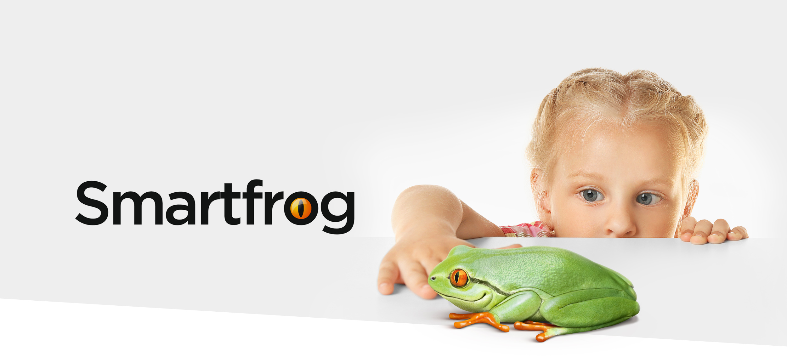 Smart Frog - phone case design. Product design. Green eco natural case in shape of frog. Created by Eclectic M Studio.