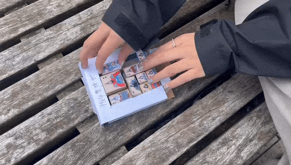 Image: Testing the ‘Three Kingdoms/华容道‘ prototype at a public bench.