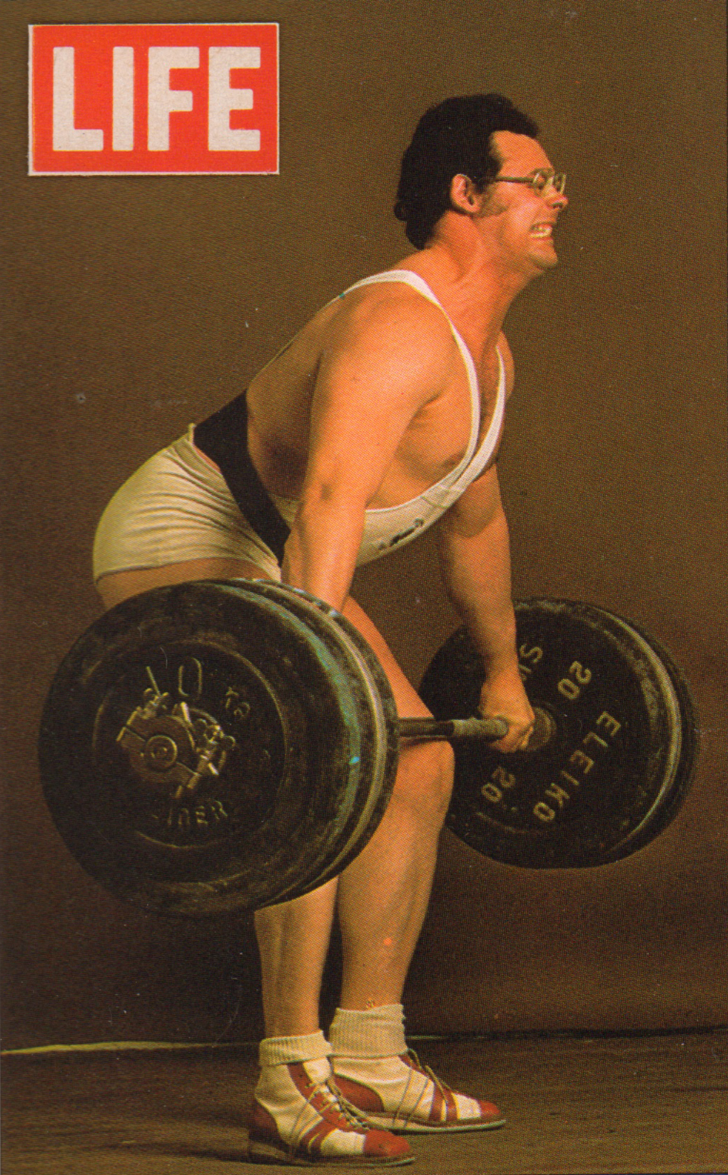 Weight, 2022, photomontage, 14 x 24 cm