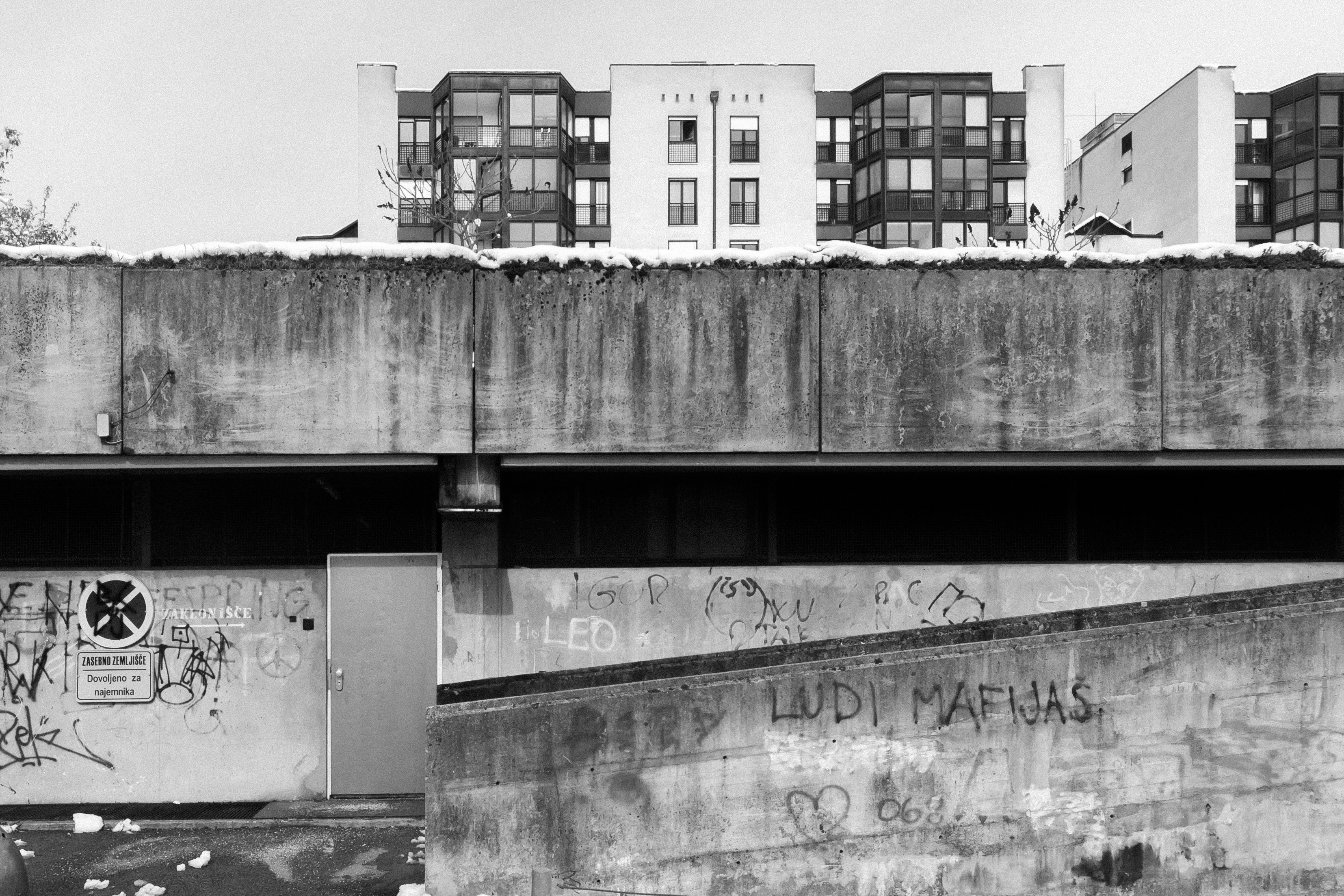 Stanovanjsko-poslovni objekt na Vojkovi cesti, Ljubljana / 1988, Du&scaron;an Gorjup