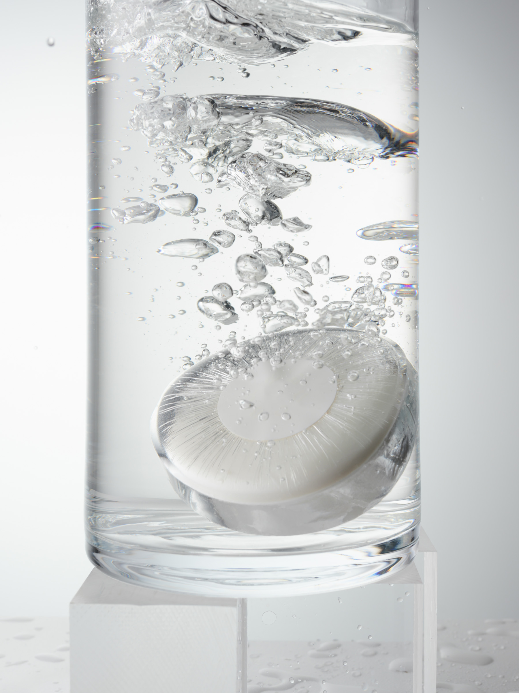 Sonja Gutschera + Leif Osthoff, Flacon, Lipstick, Close Up Beauty, Perfume, Rouge, Cosmetics, Scent, Water, Studio, Still Life, Plexi glass